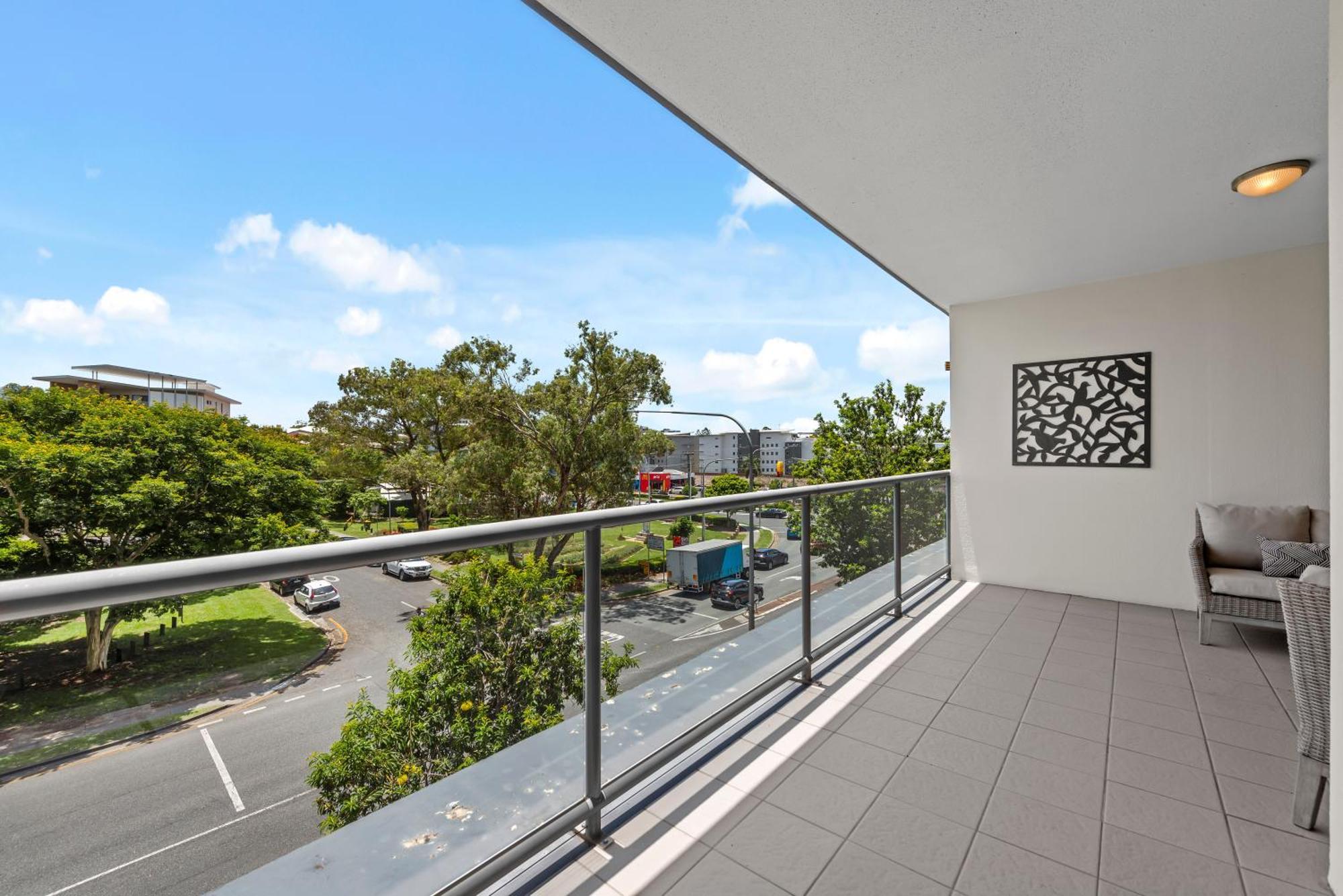 Spacious 2br Close To Uq, Shops With 2parking & Pool Apartment Brisbane