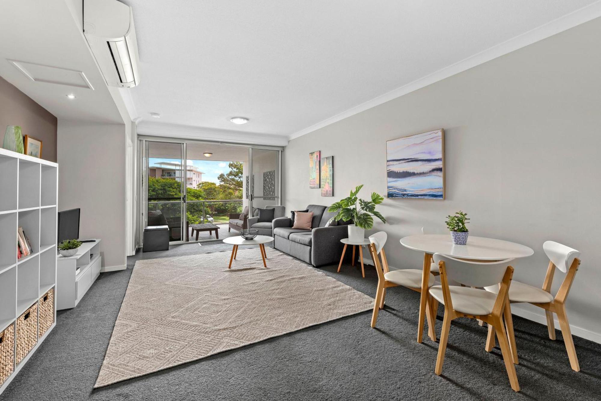 Spacious 2br Close To Uq, Shops With 2parking & Pool Apartment Brisbane