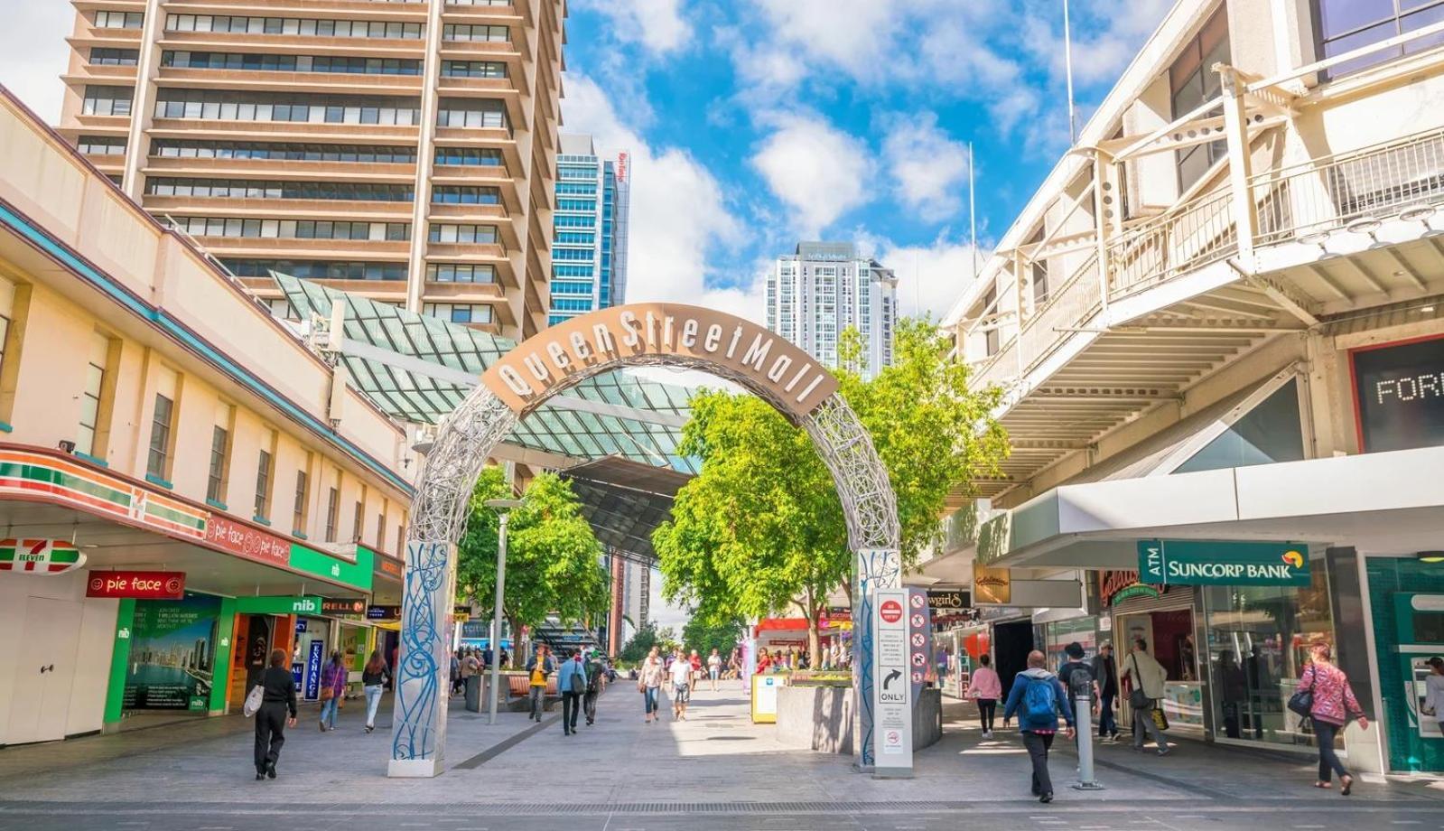 Apartment Altitude 2br - Stunning Views, Pool & Parking Brisbane