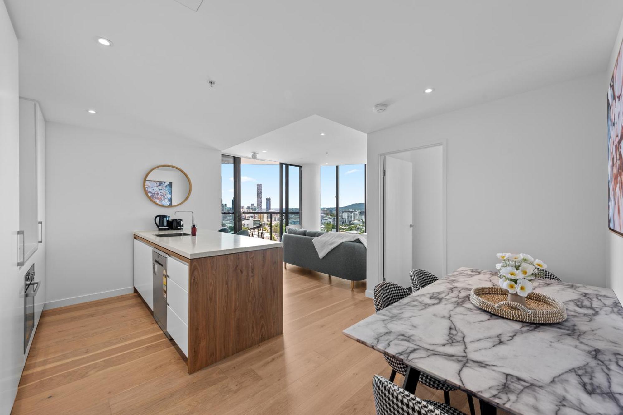 Modern 2br With Stunning Views, Infinity Pool & Gym Apartment *