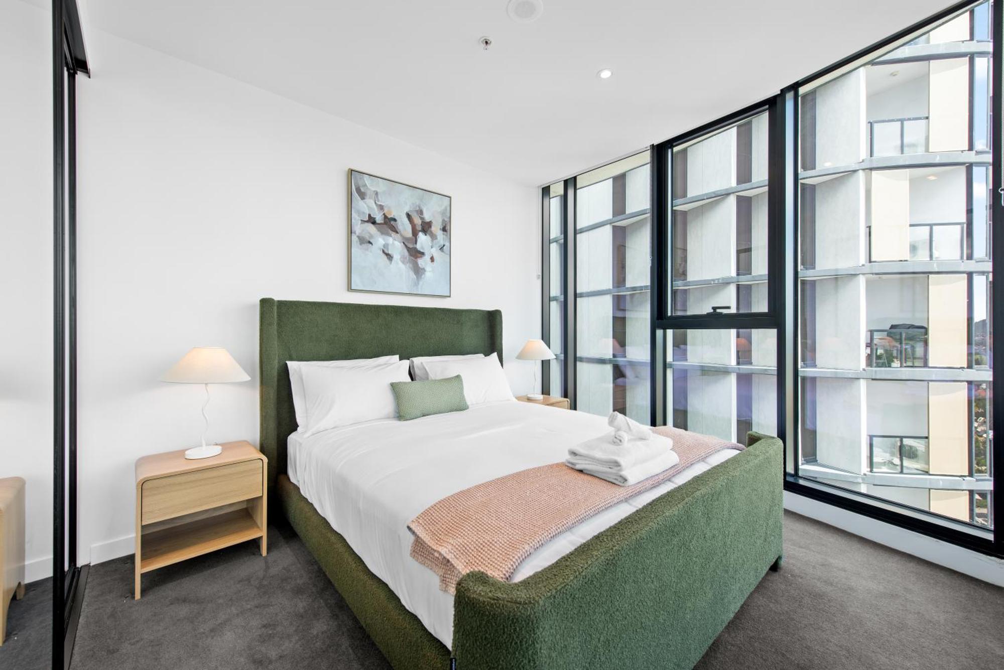 Modern 2br With Stunning Views, Infinity Pool & Gym Apartment