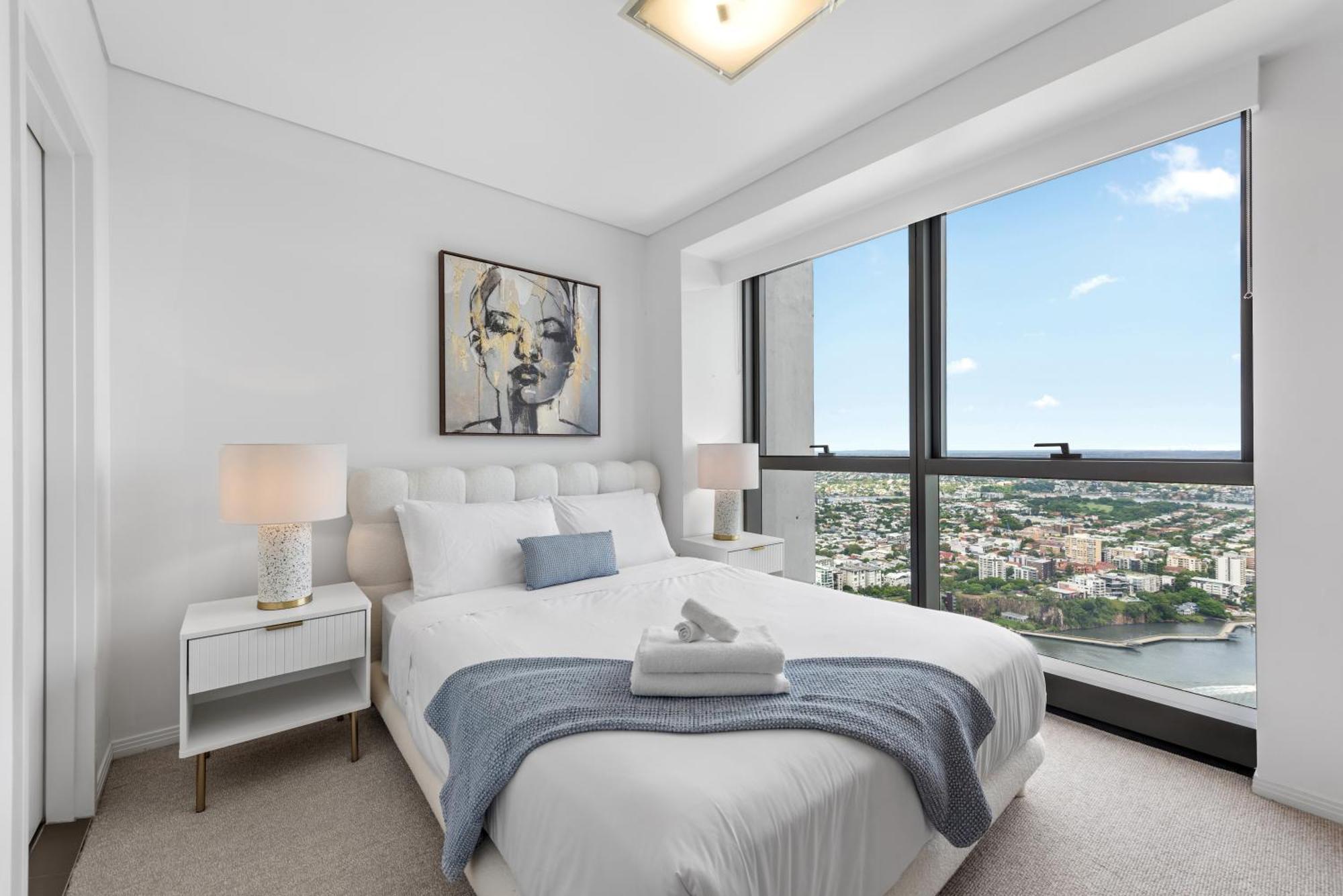Stunning Sky With Endless Views, Pool & Parking