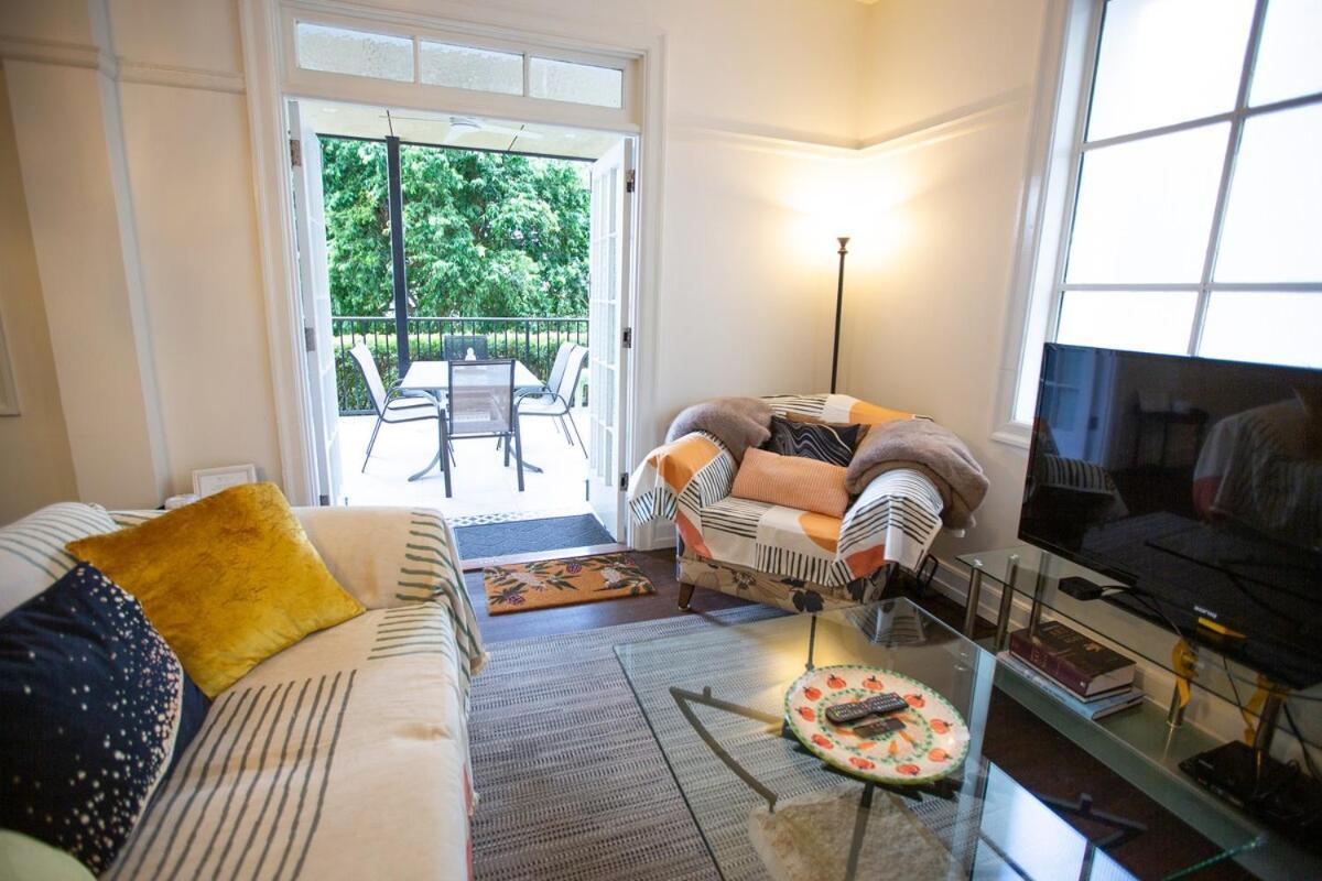 The Carrington Manor Apartment