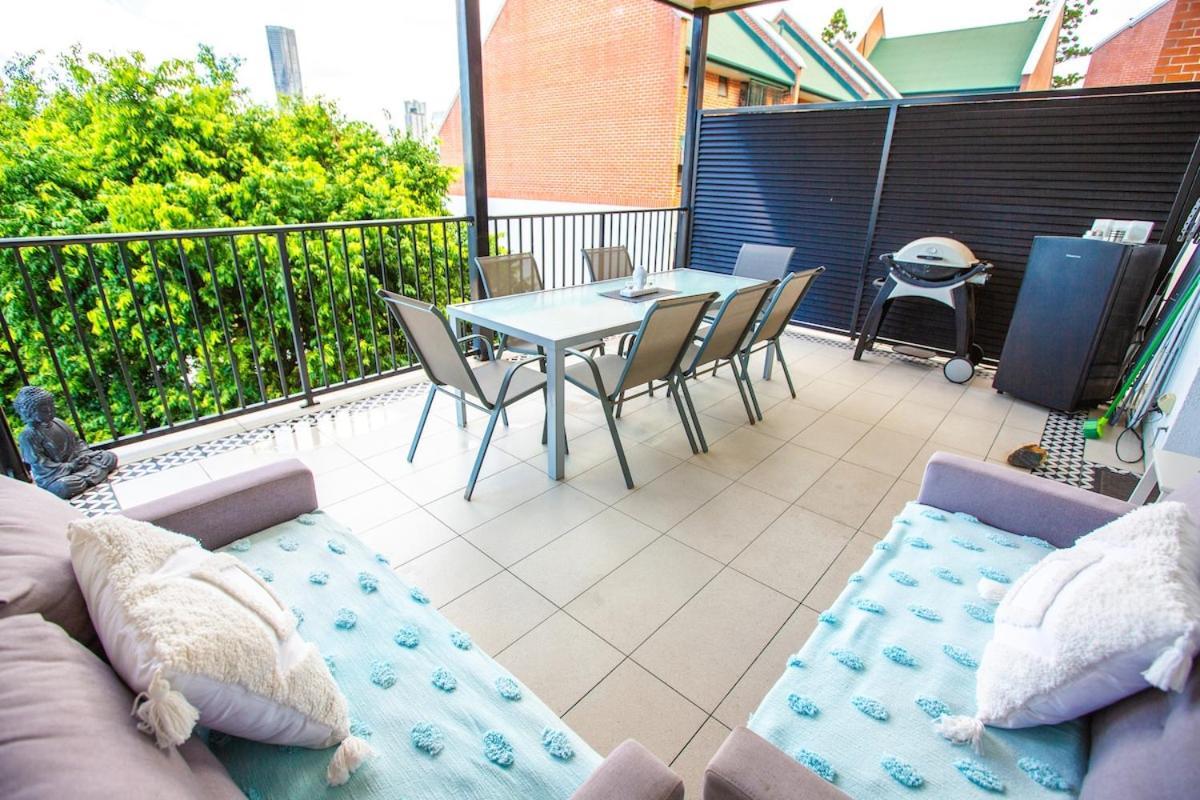 The Carrington Manor Apartment