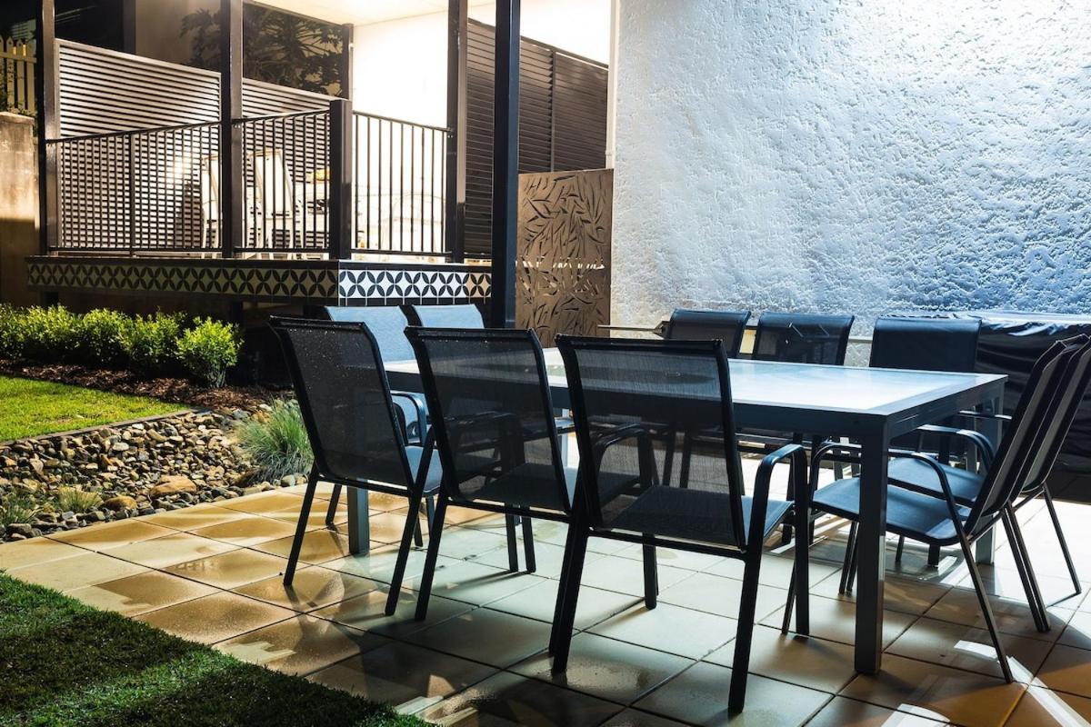 The Carrington Manor Apartment