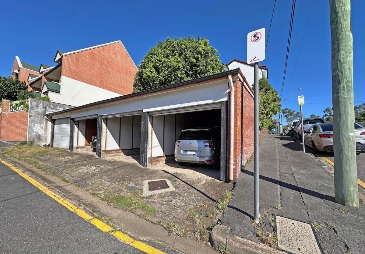 The Carrington Manor *