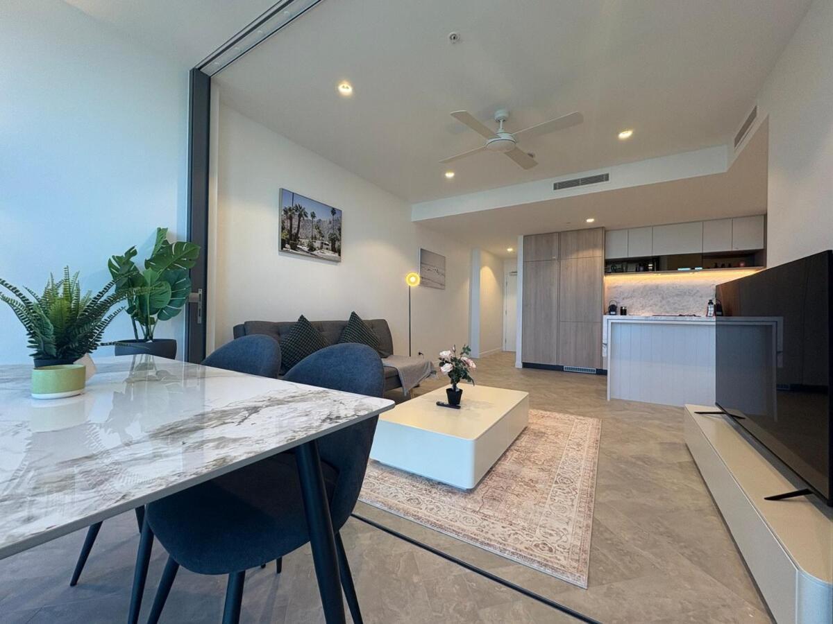 Apartment 61f Skyline Retreat River Botanicgarden View *