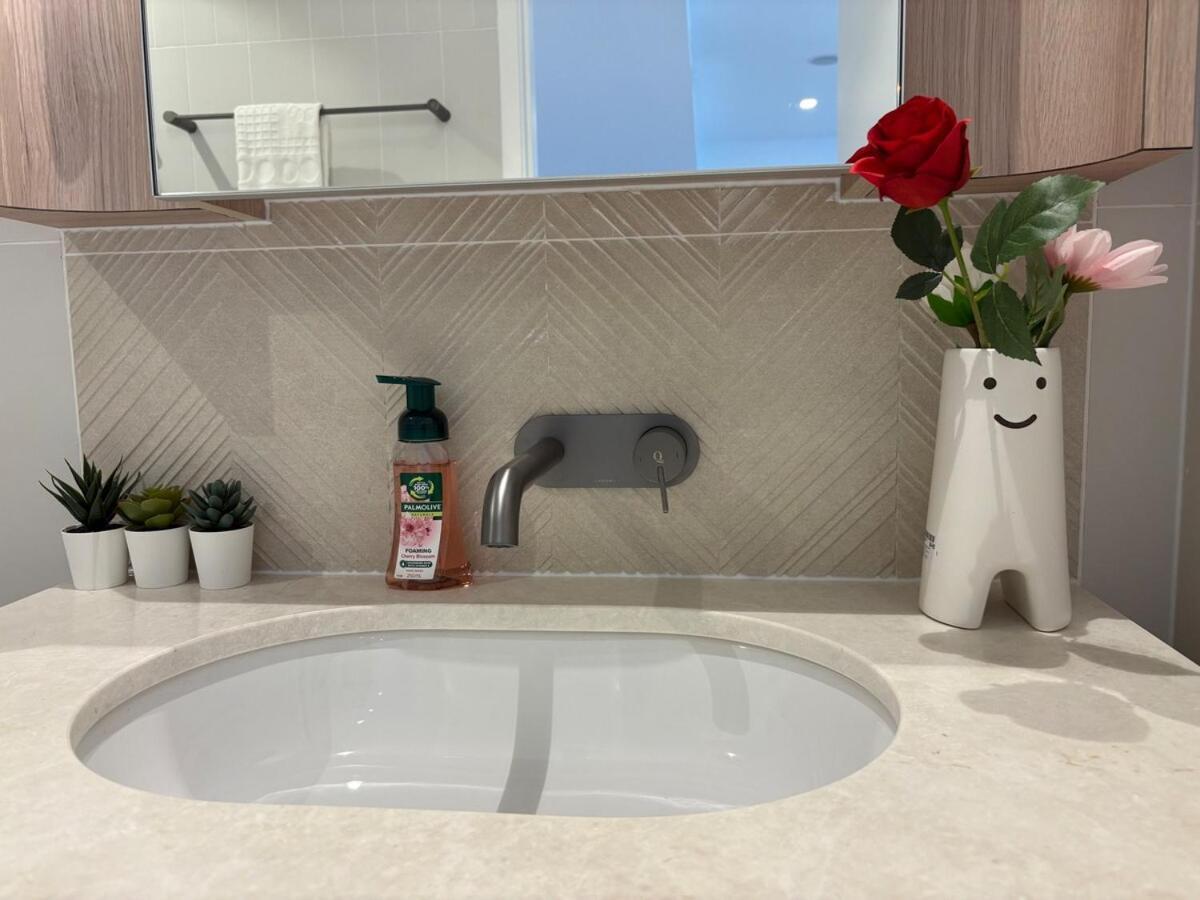 61f Skyline Retreat River Botanicgarden View *