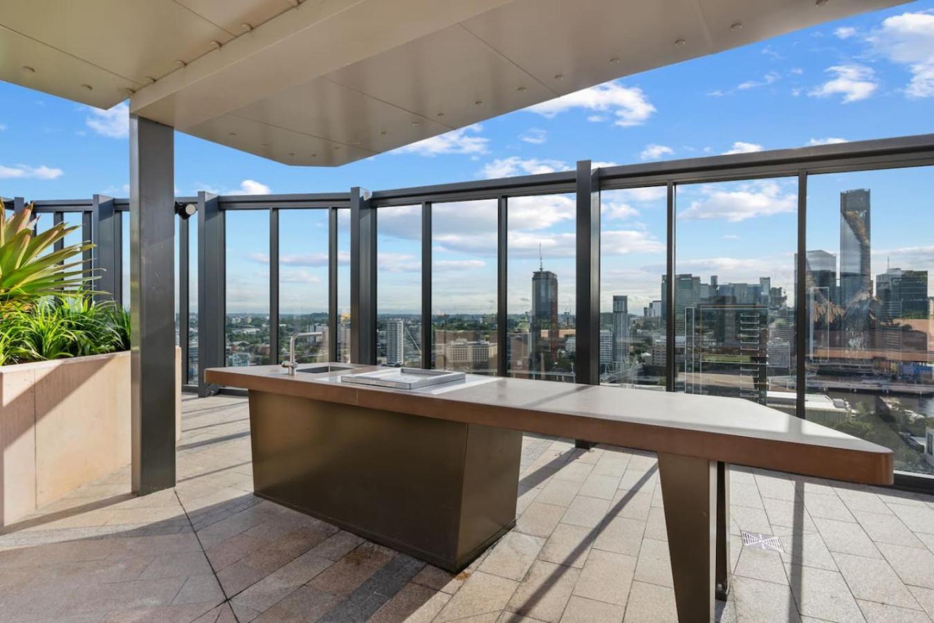 Apartment Ultimate Location Chic 2br Rooftop Pool N Parking *