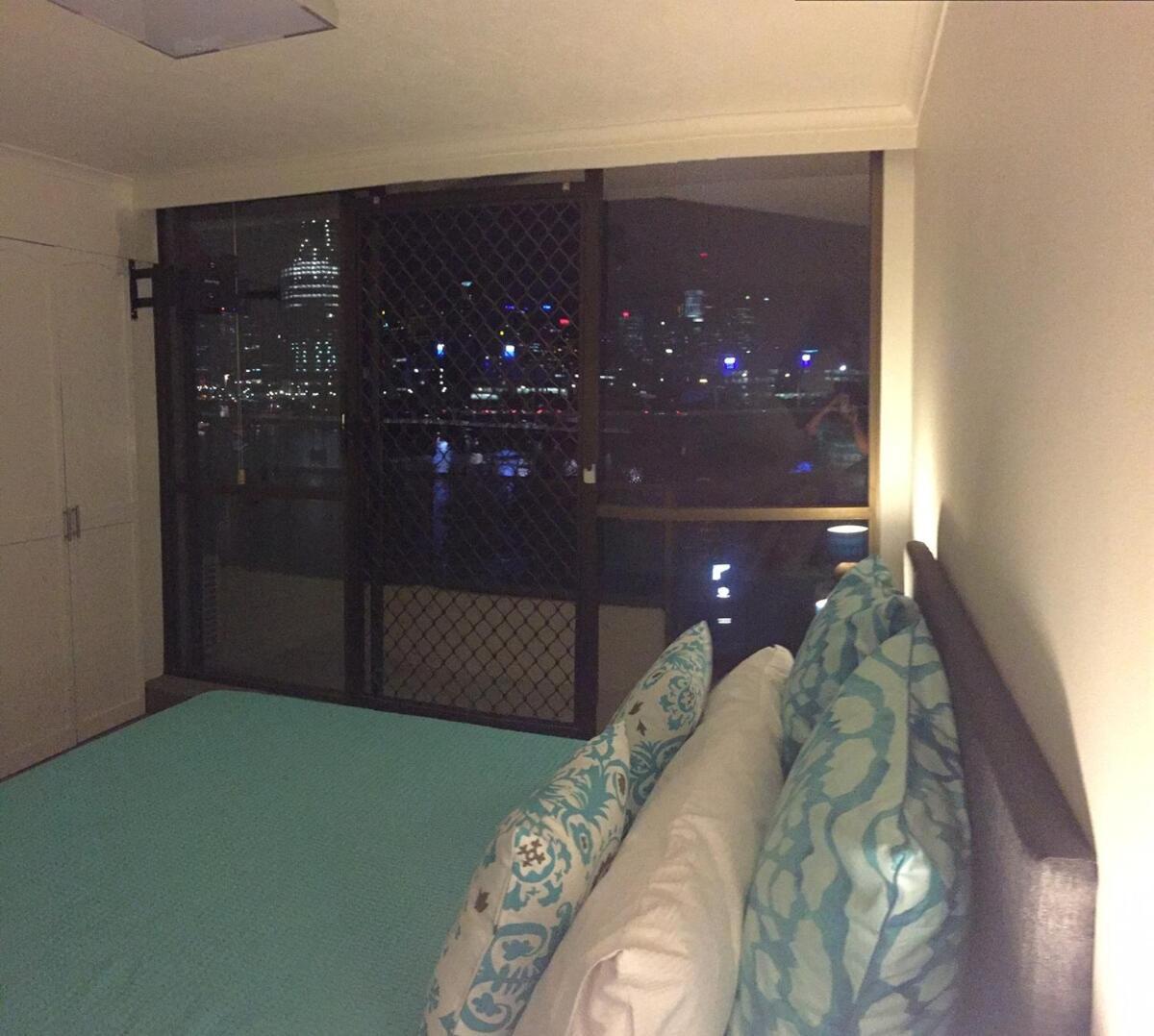 Southbank Luxury Pad- New List * Brisbane