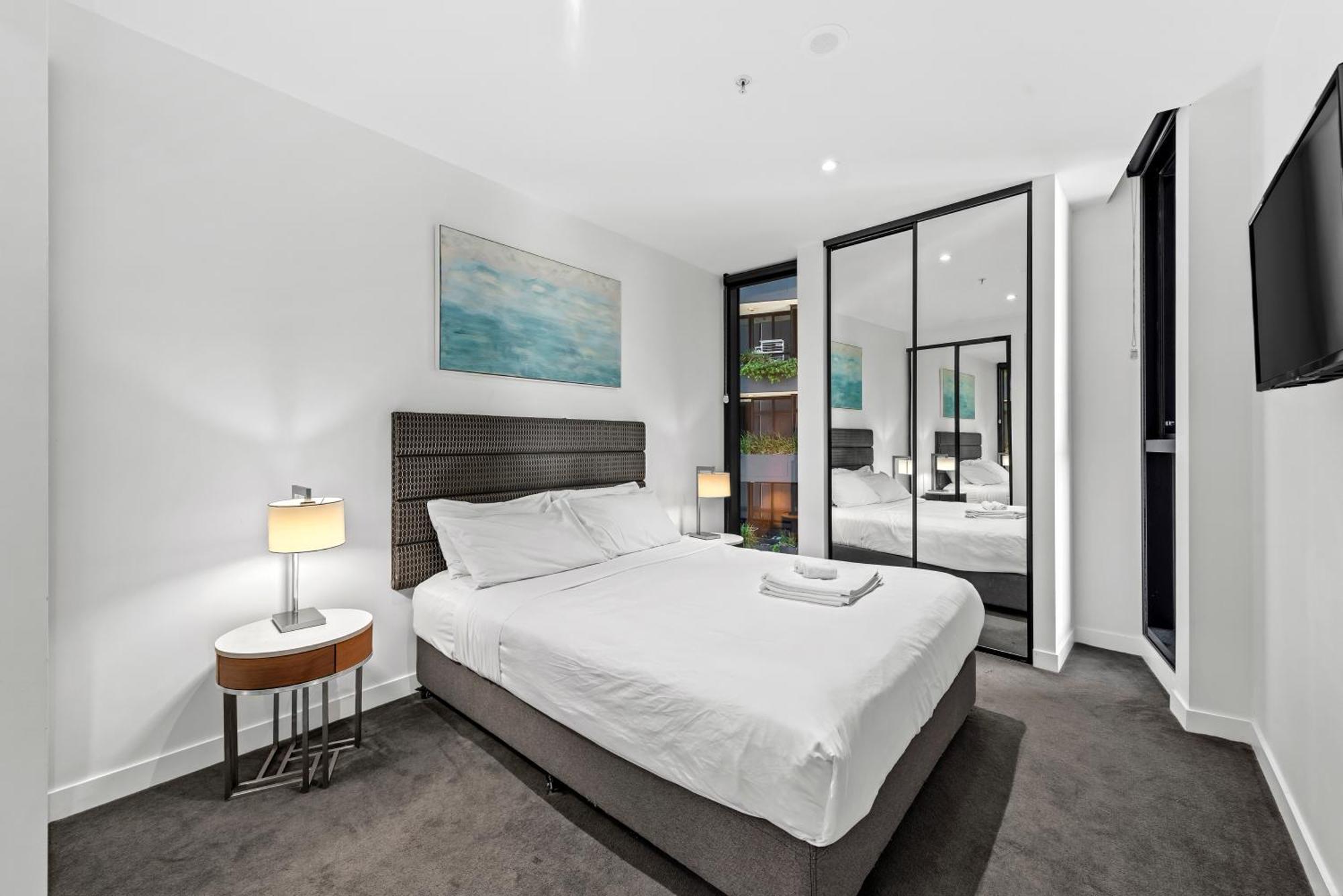 Stylish 2br With Huge Gym, Infinity Pool And Parking Apartment *