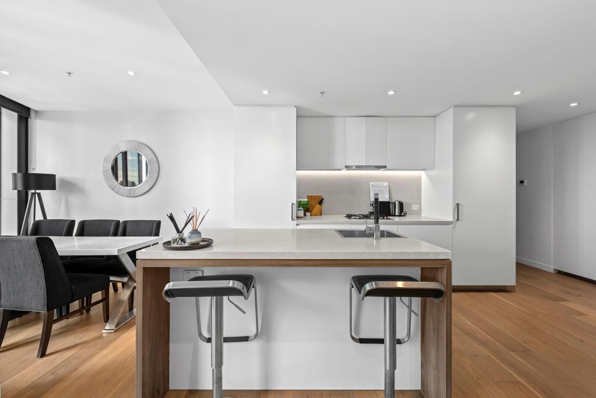 Apartment Stylish 2br With Huge Gym, Infinity Pool And Parking Brisbane