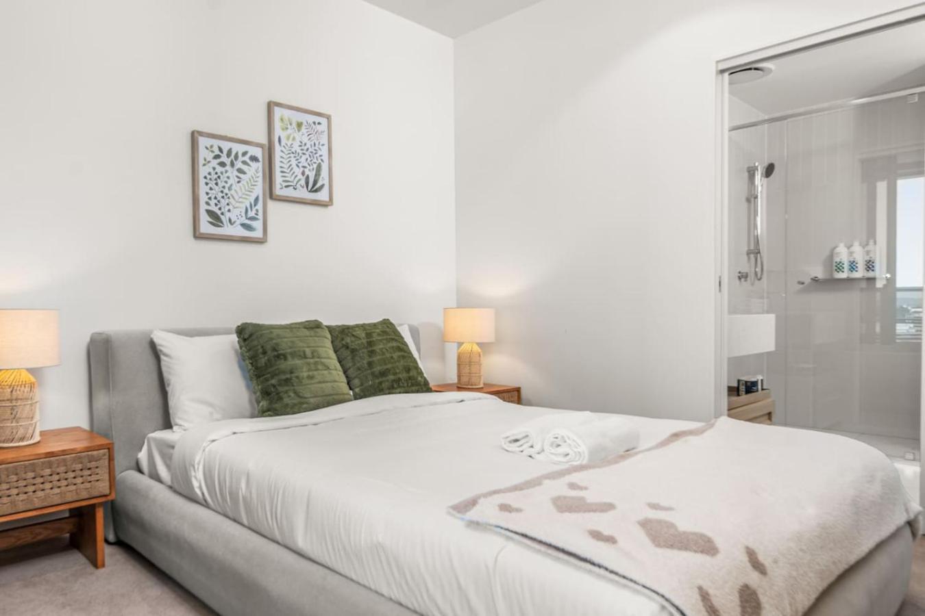 Modern 1br In Prime Queens Wharf Location Apartment