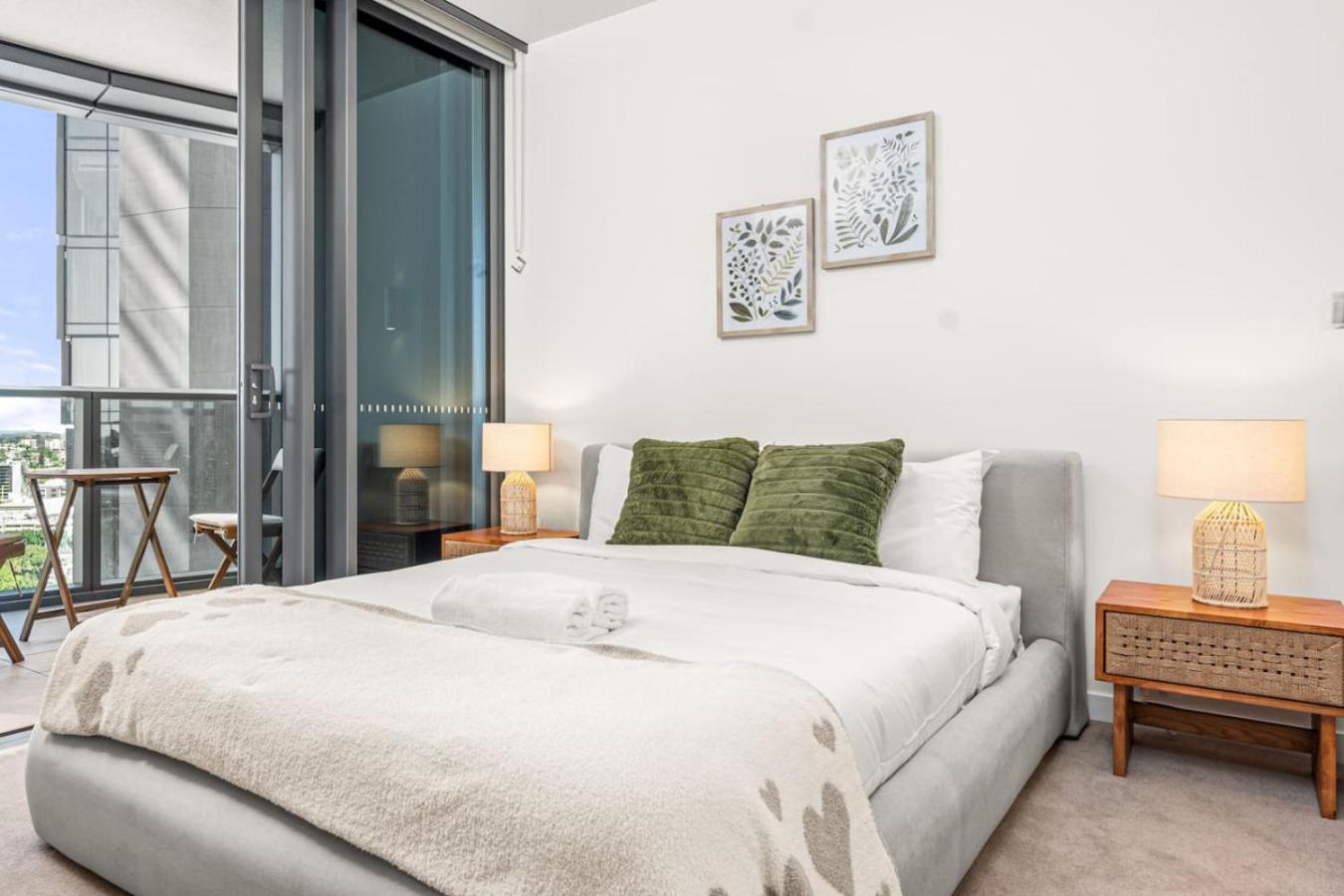 Apartment Modern 1br In Prime Queens Wharf Location *