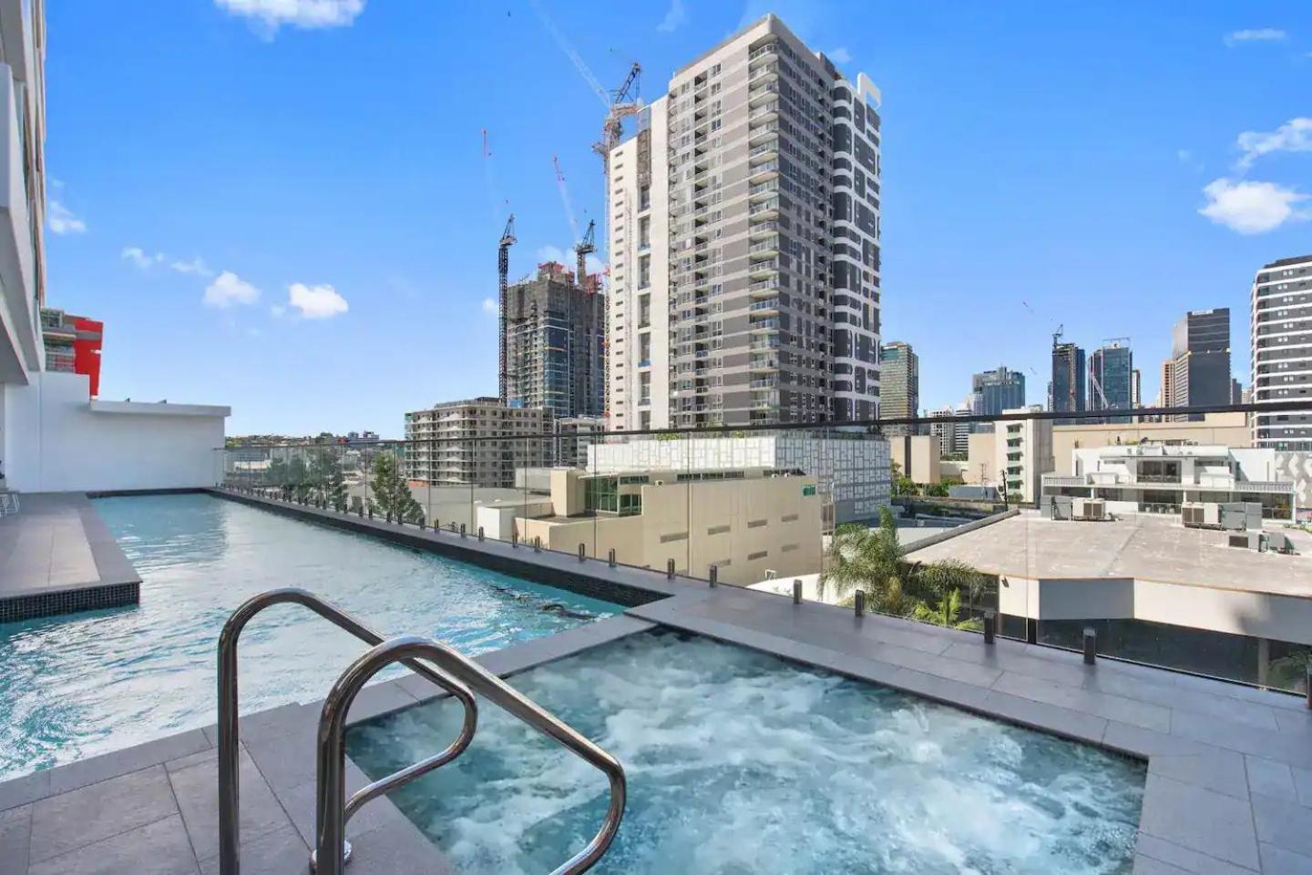 Stylish 1br - Lv26 With Mountain Views, Pool And Park Apartment