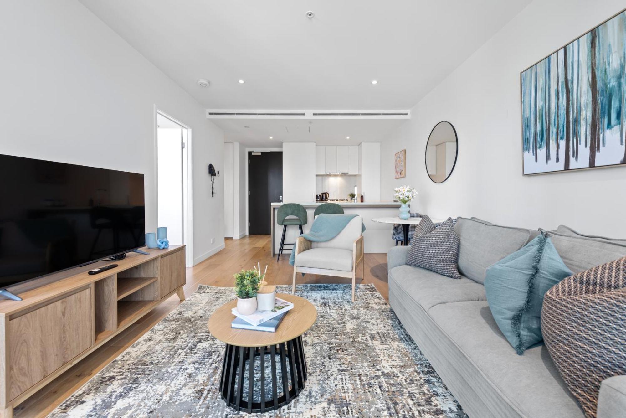 Apartment Stylish Valley With Pool, Huge Gym And Study Desk!