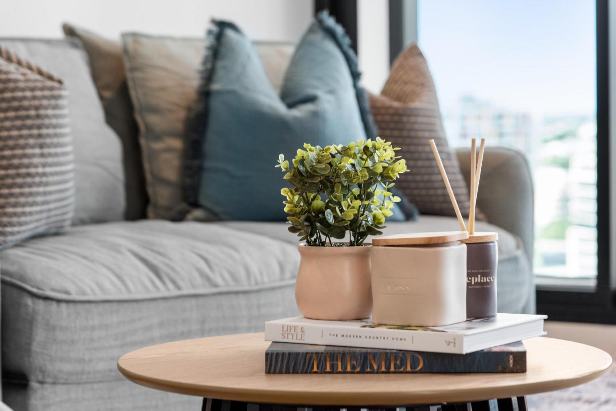 Stylish Valley With Pool, Huge Gym And Study Desk! Brisbane