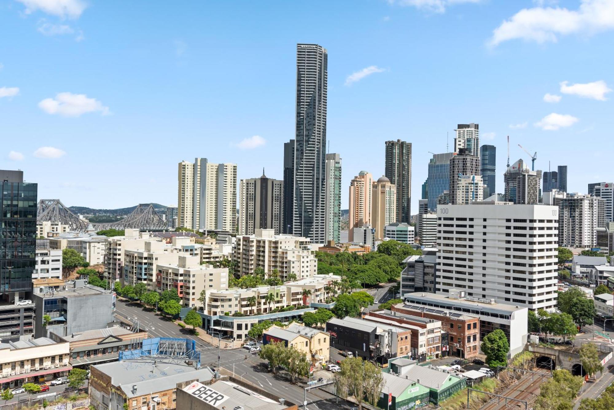 Apartment Stylish Valley With Pool, Huge Gym And Study Desk! *