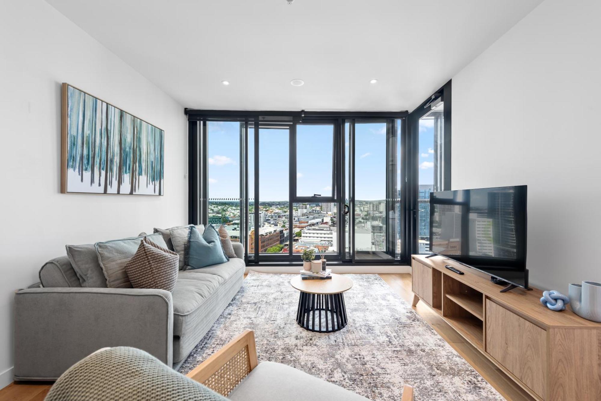 Apartment Stylish Valley With Pool, Huge Gym And Study Desk! *