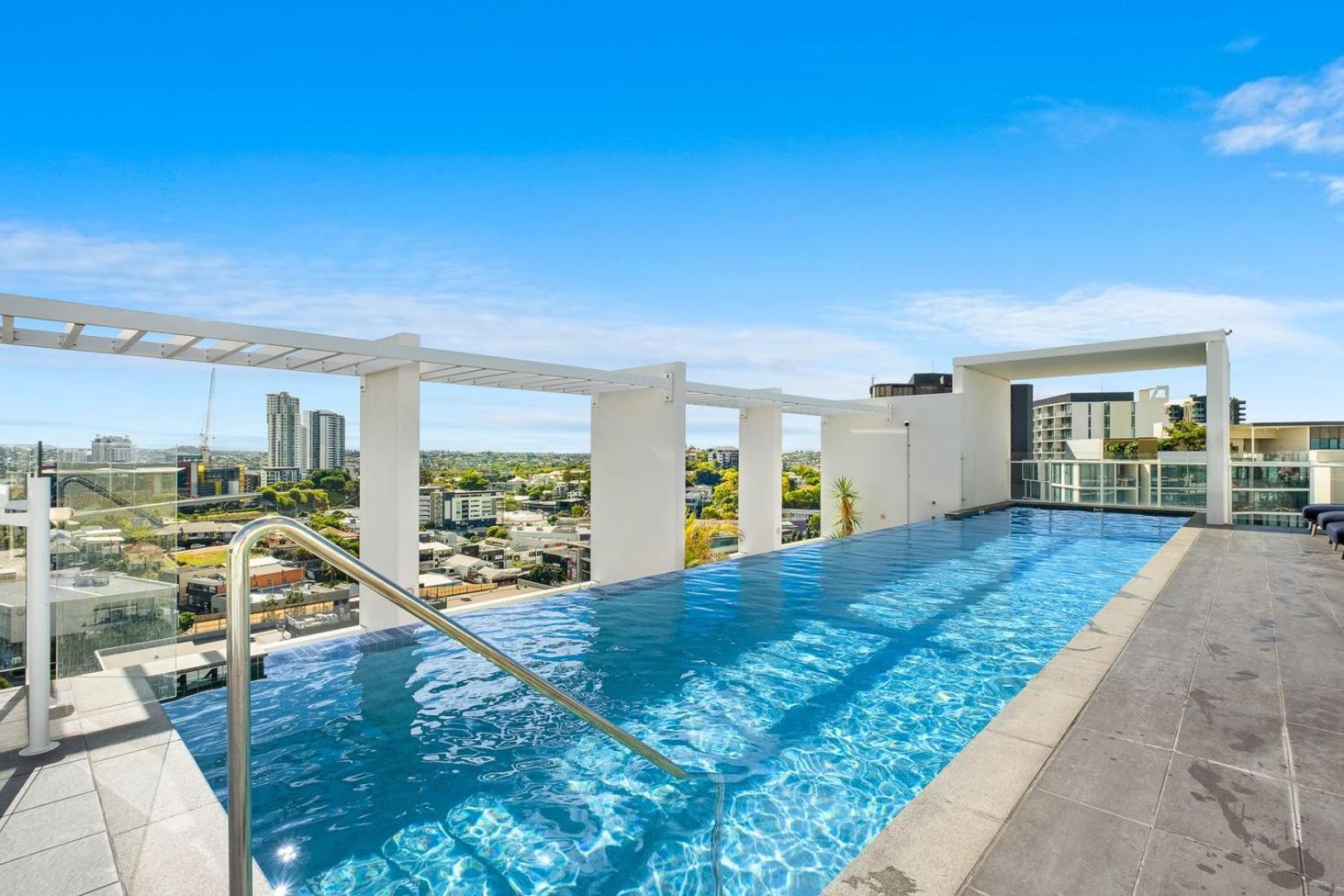 Apartment Modern 1br With Parking And Study Desk! Brisbane
