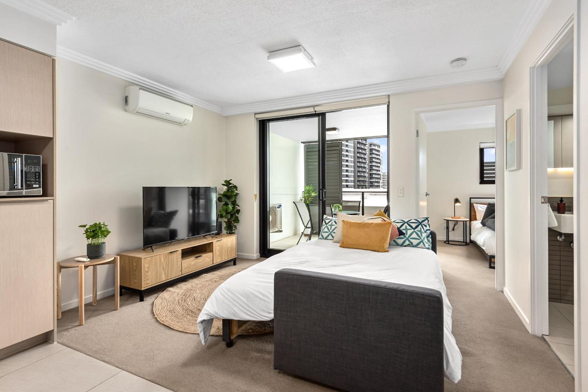 Modern And South Bank Apartment! Walk To Cbd Apartment *