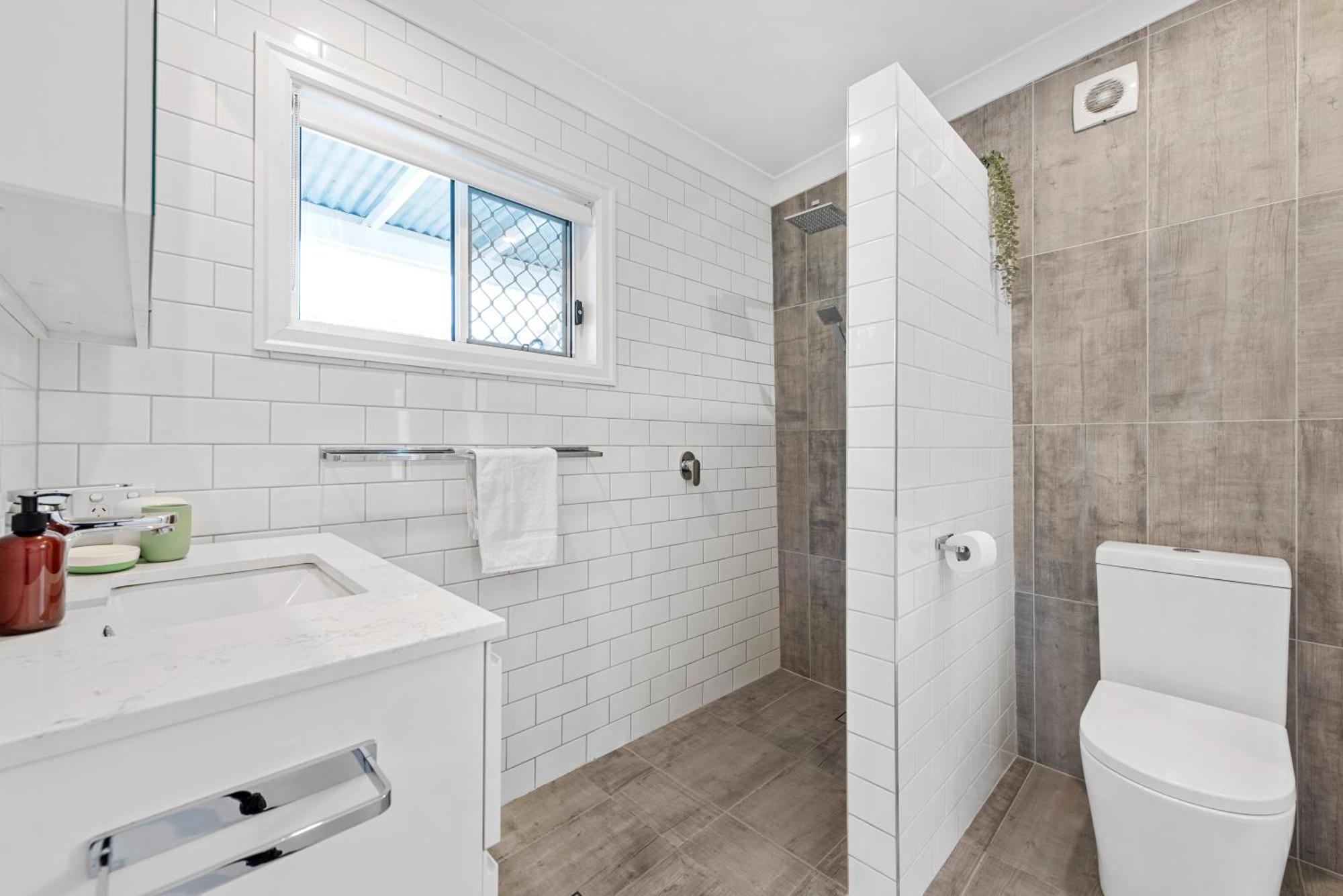 Charming Short Distance To Cbd With Parking * Brisbane