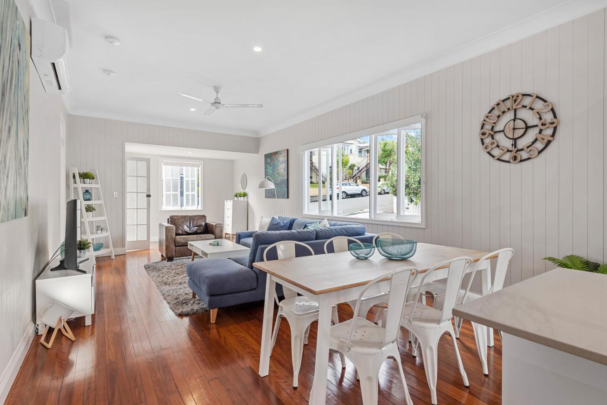 Charming Short Distance To Cbd With Parking Apartment