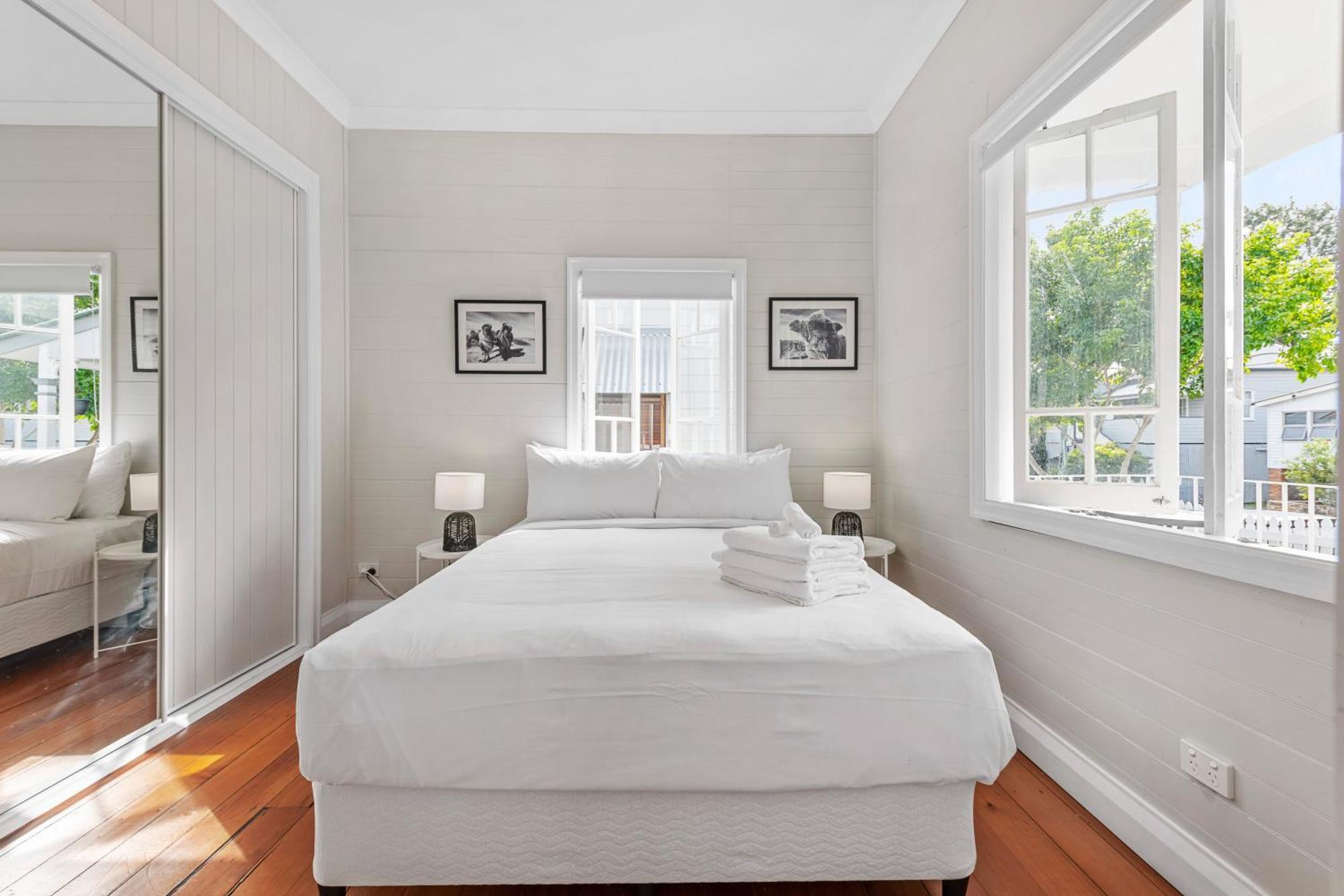 Charming Short Distance To Cbd With Parking Brisbane