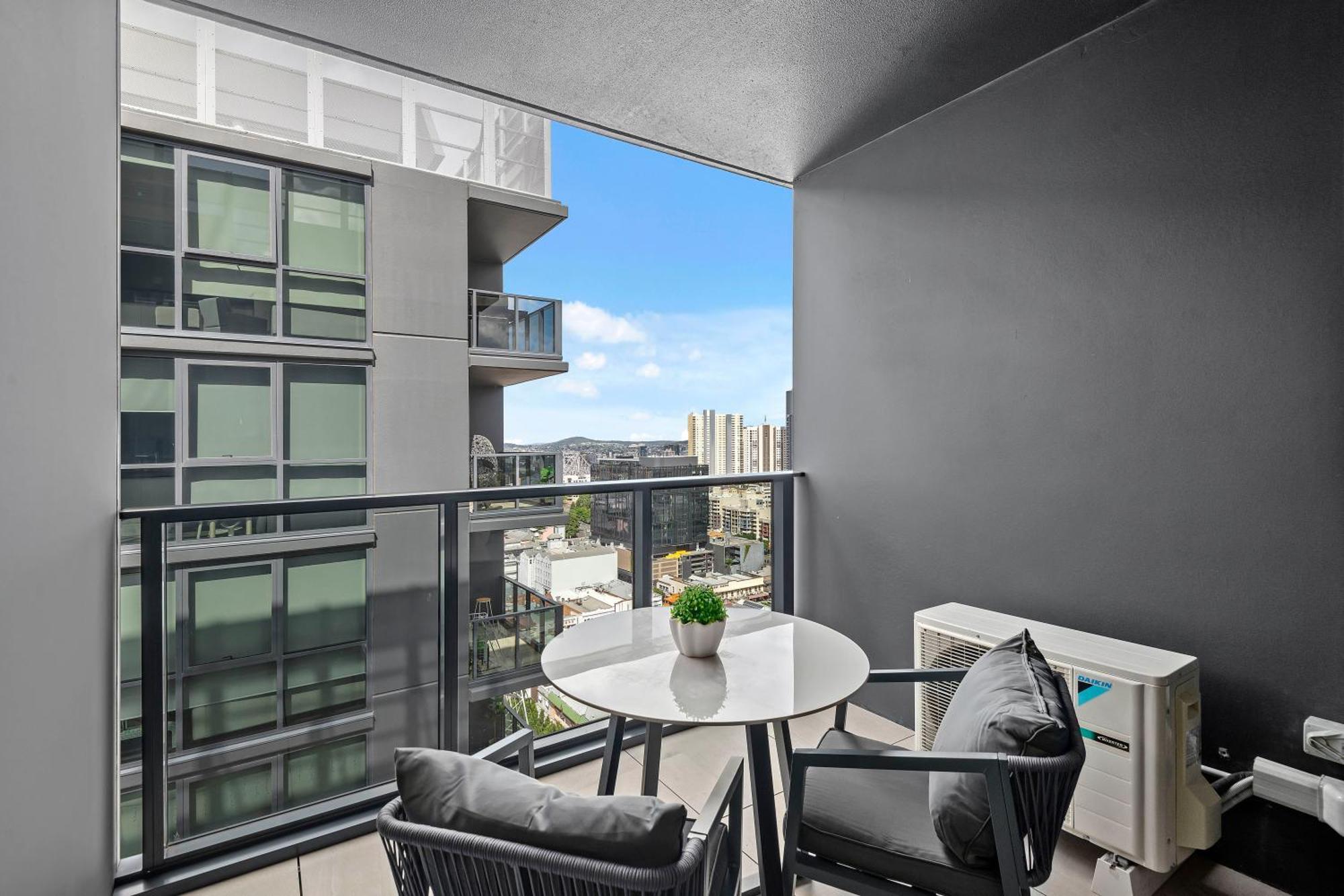 Stylish And Modern Valley Pad With Rooftop Pool And Wifi Apartment *