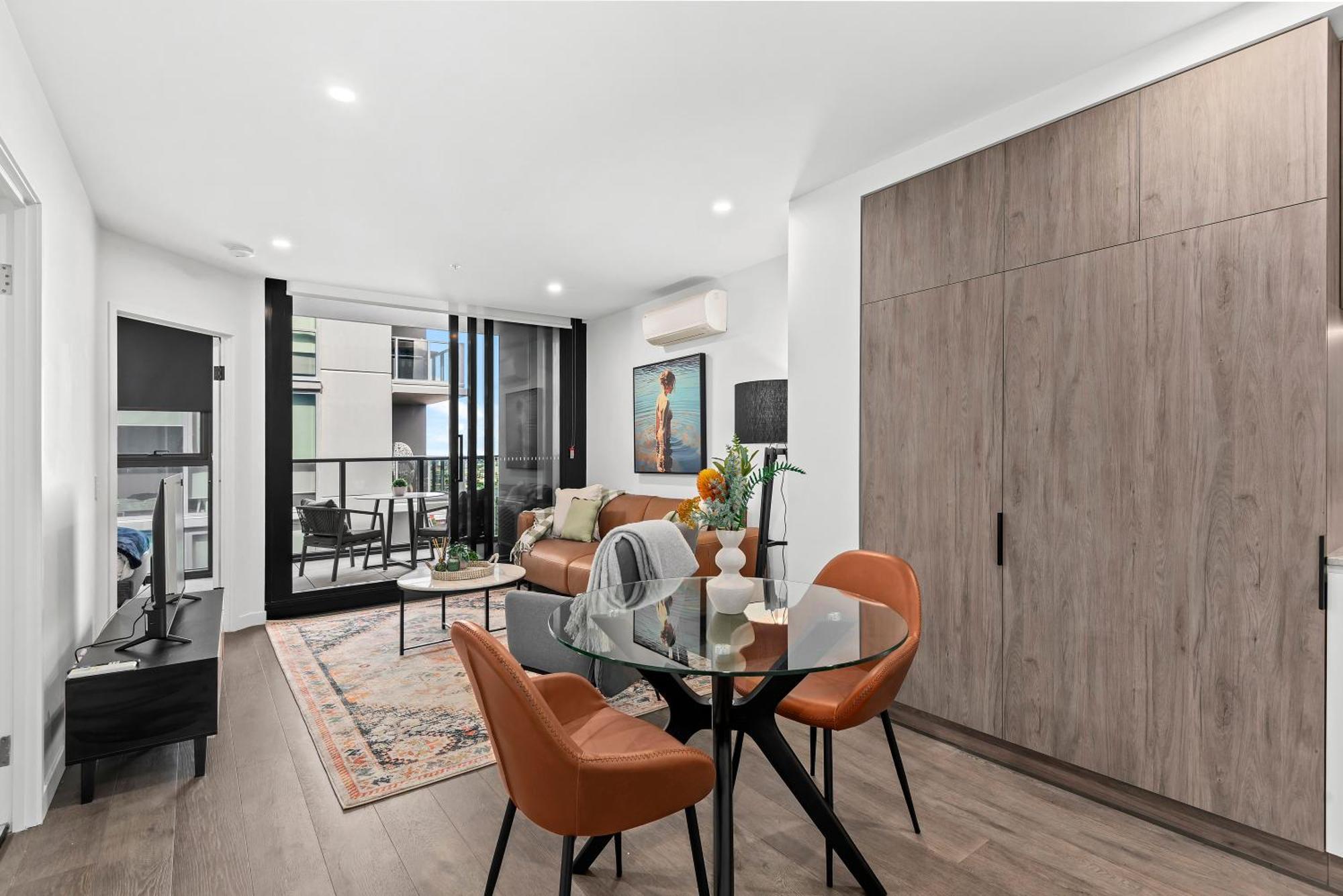 Stylish Valley Pad With Views, Rooftop And Wi-fi