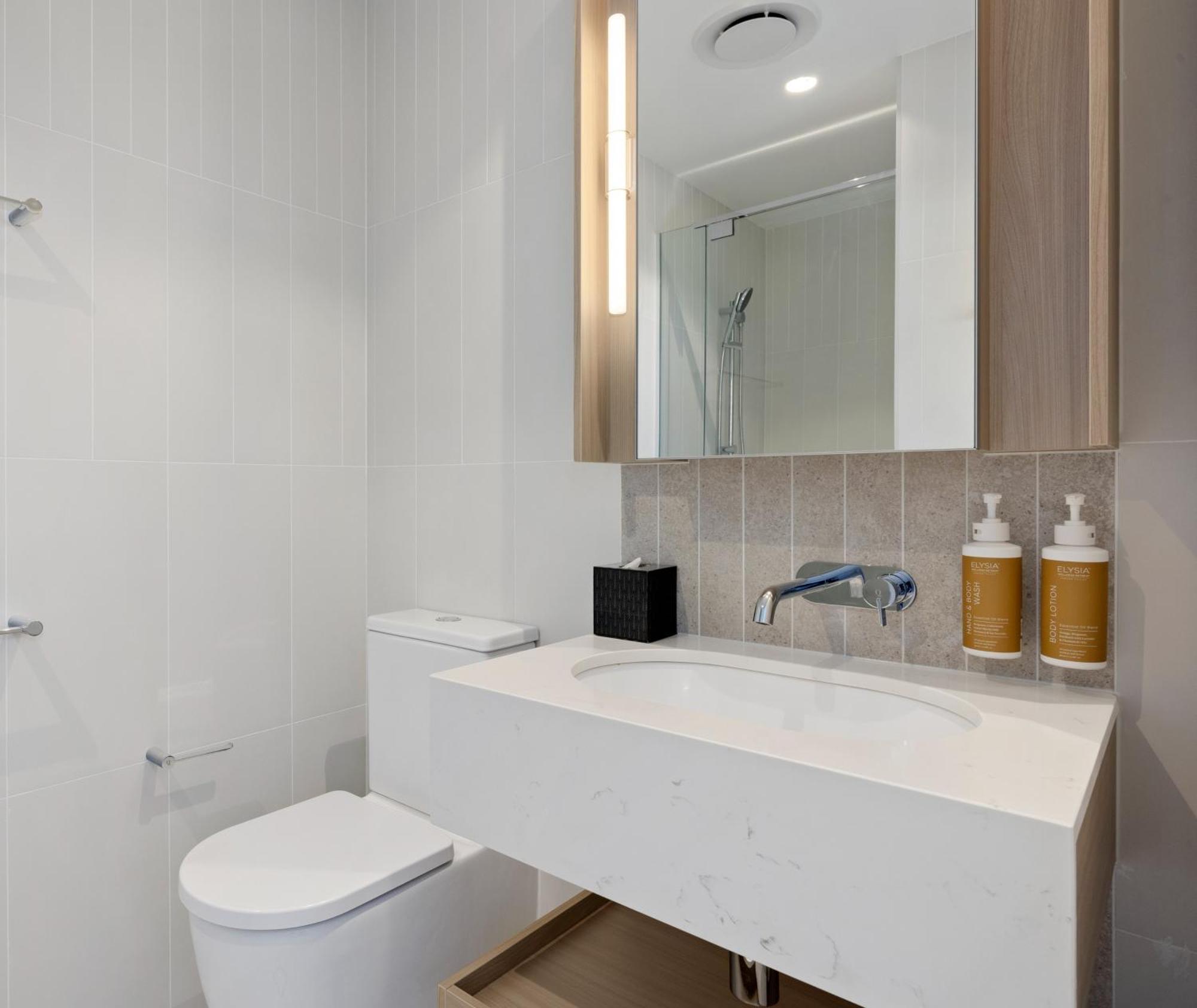 Aparthotel Avani Living Queen's Wharf Residences 5*