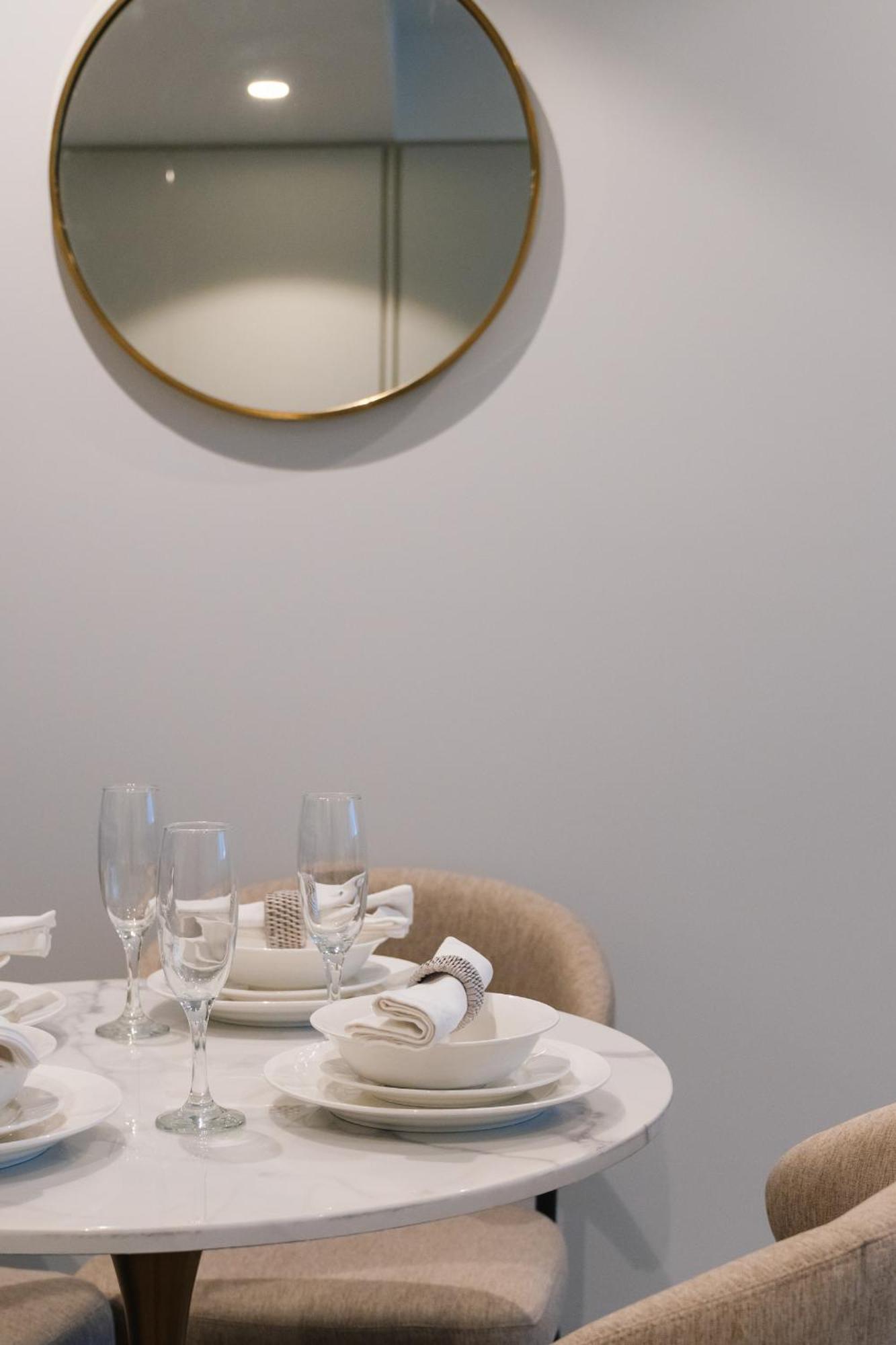 Sky Living & River Views In Queens Wharf Residences Apartment Brisbane