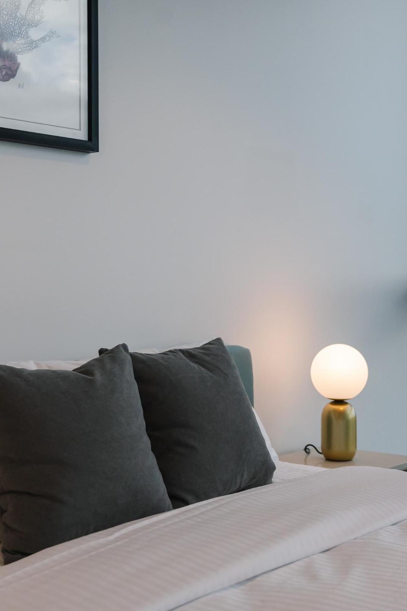 Apartment Sky Living & River Views In Queens Wharf Residences Brisbane