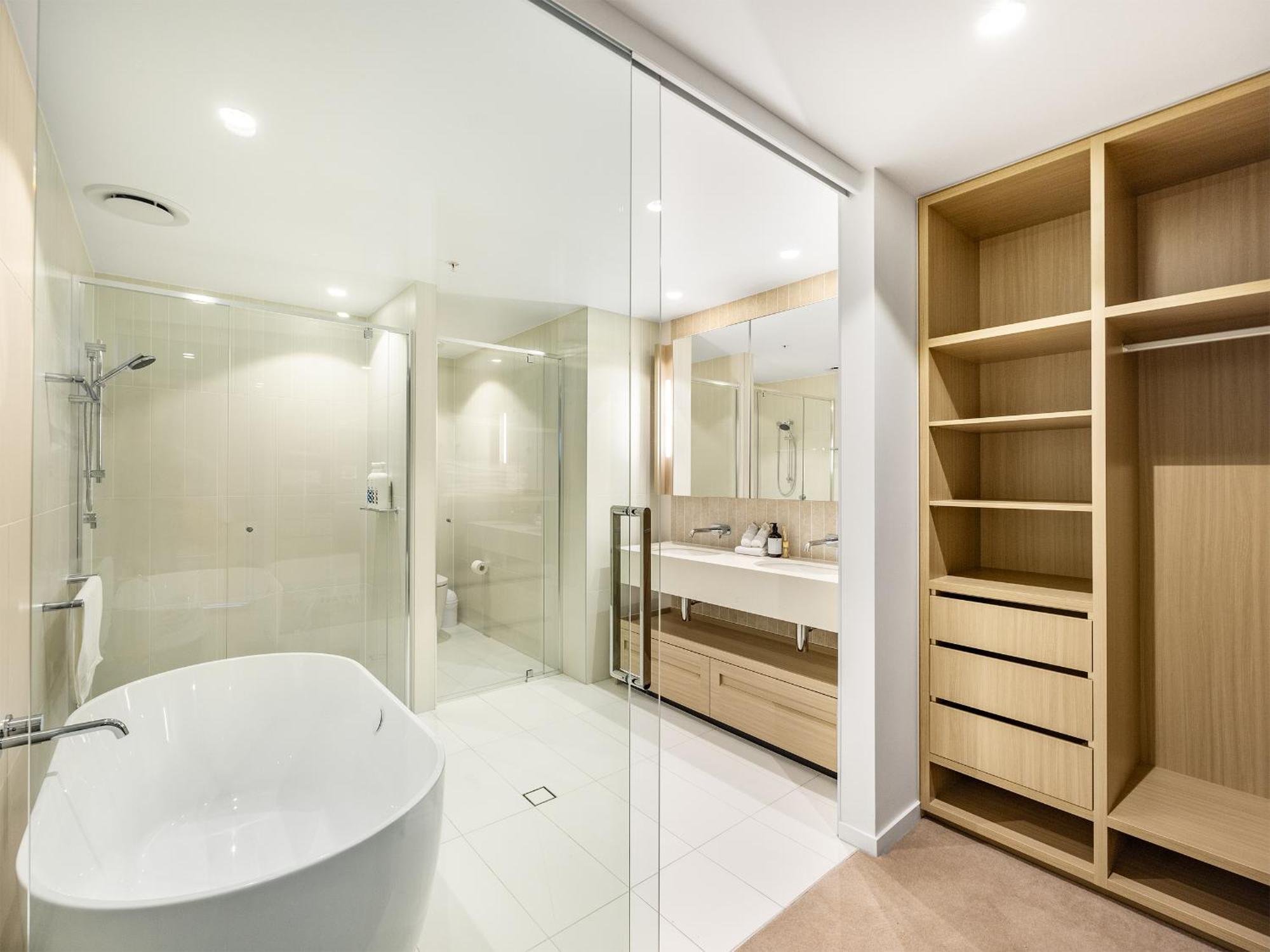 Sky Living & River Views In Queens Wharf Residences Apartment Brisbane