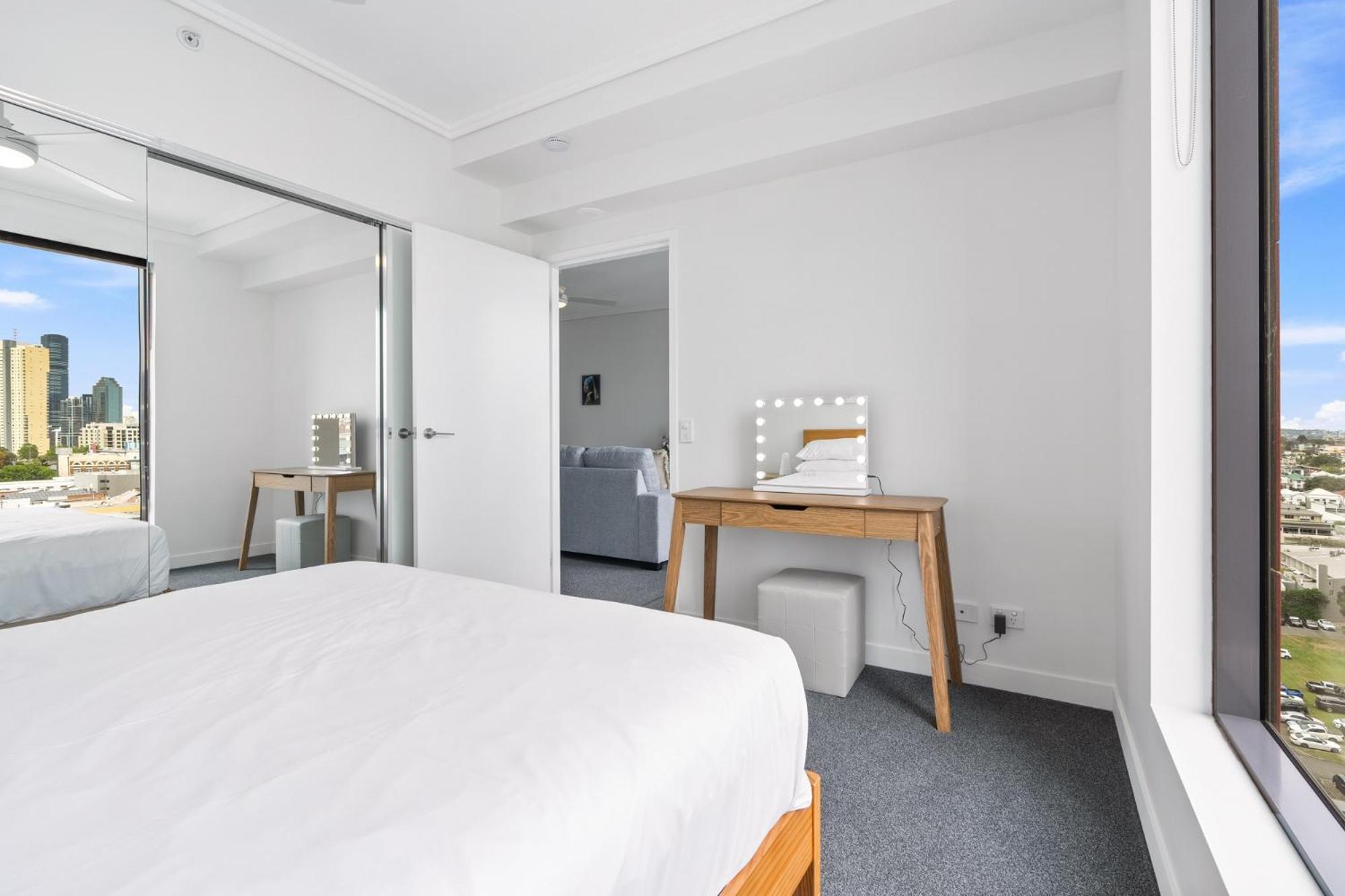 Chic 1 Bed Inner-city Retreat With Pool And Views *