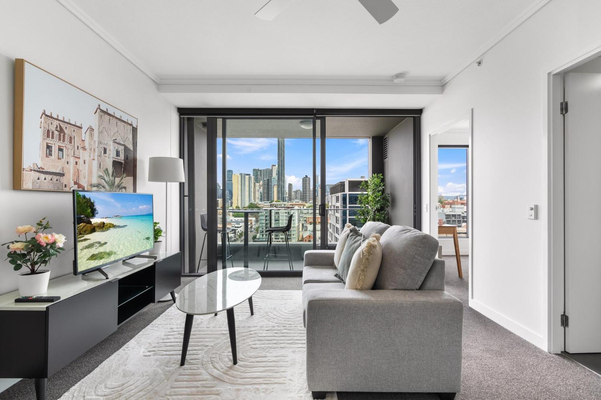 Chic 1 Bed Inner-city Retreat With Pool And Views Apartment Brisbane