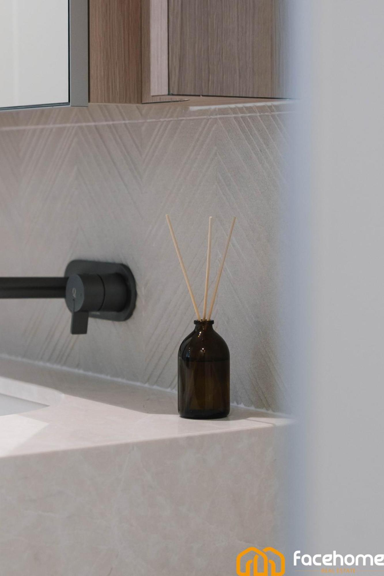 Qw Luxury River Views Apartment *