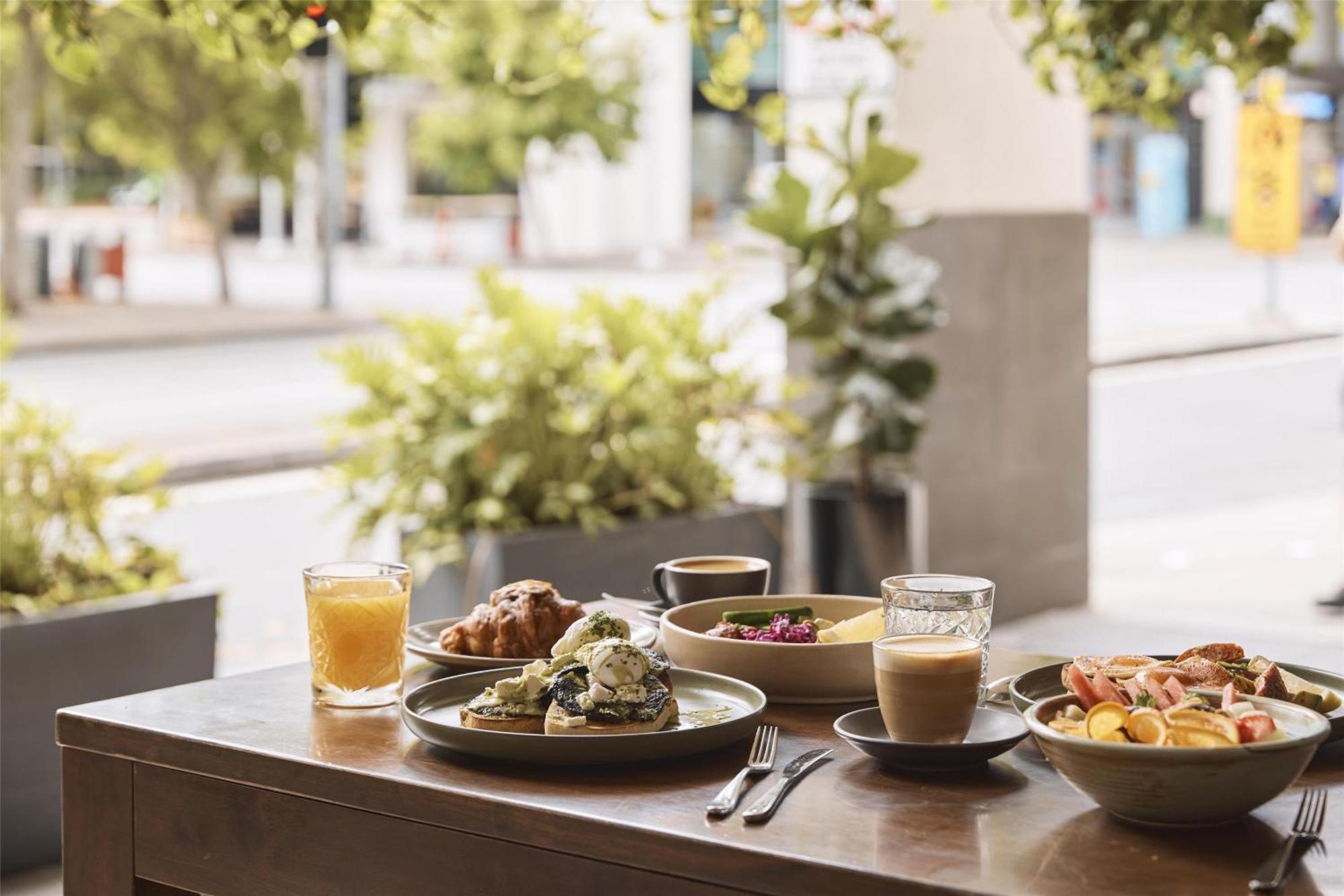 Hotel Rydges South Bank