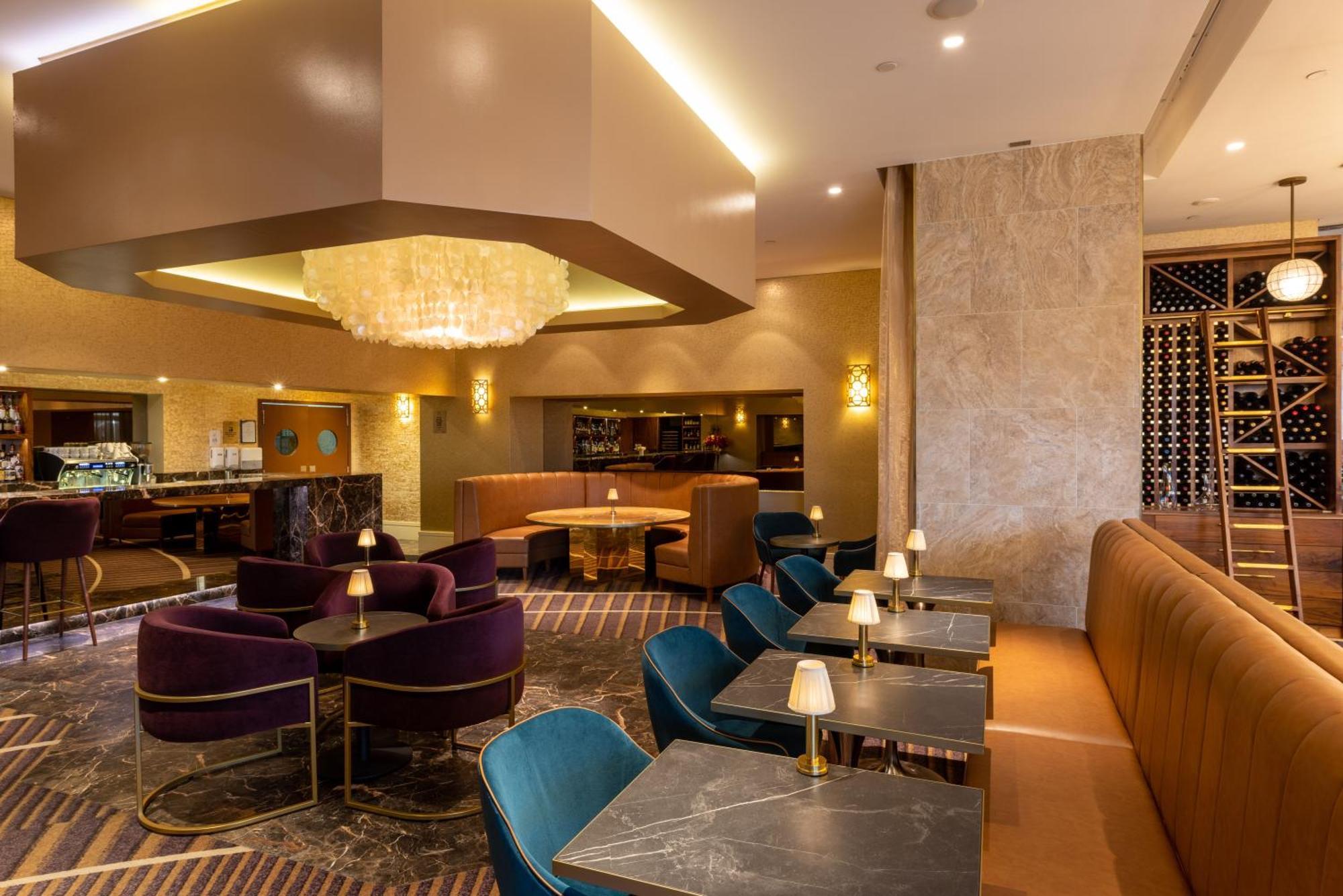 Hotel Rydges South Bank 4*