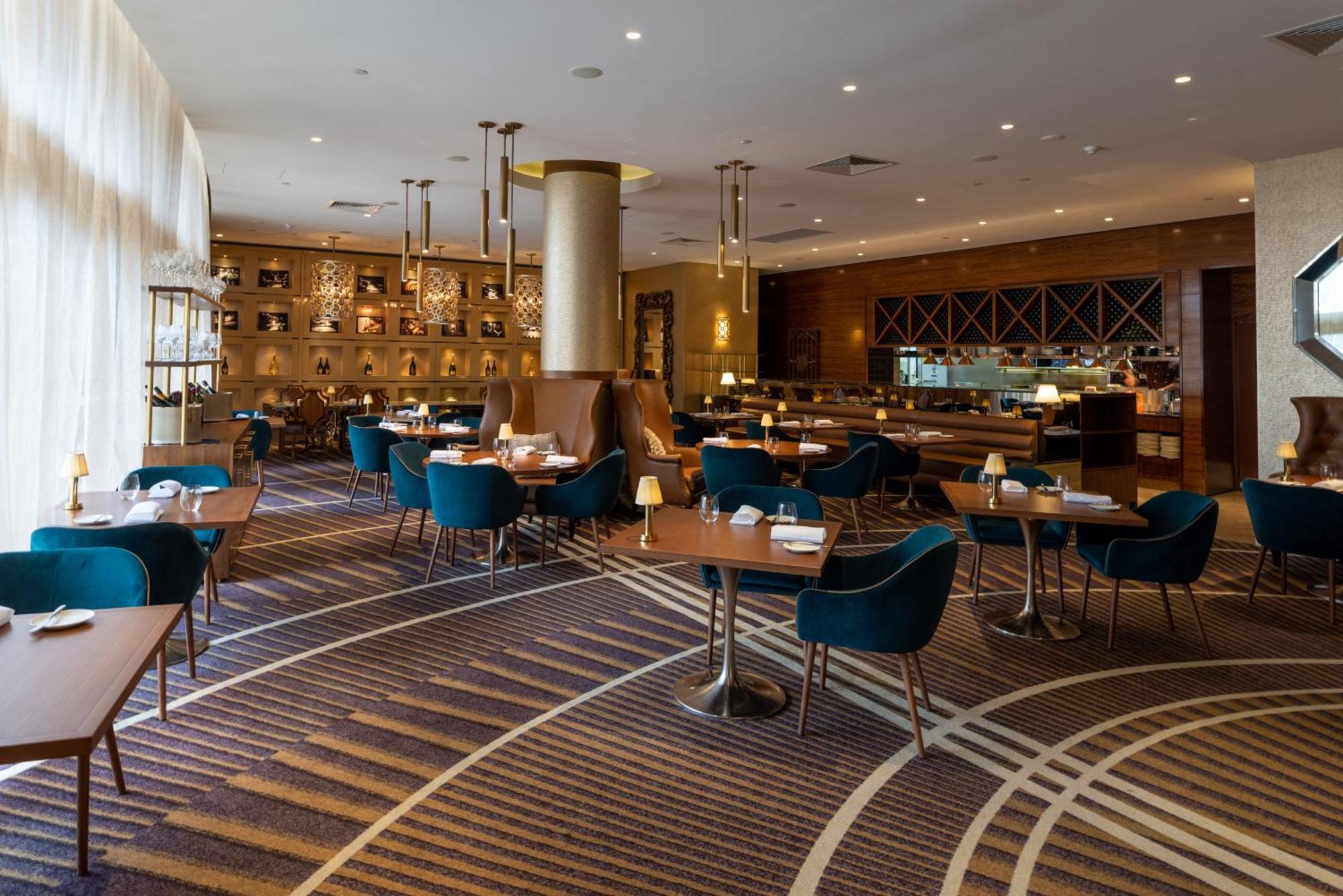 Rydges South Bank 4*