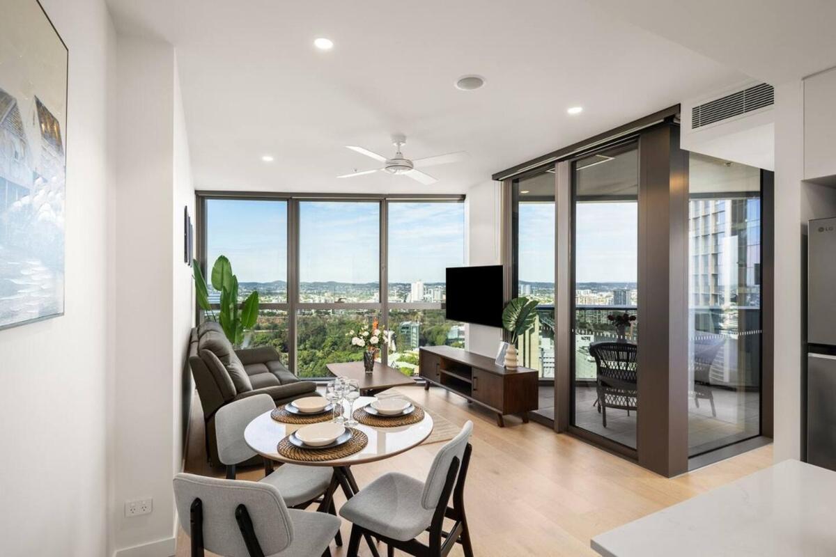 New Luxe 2br Queens Wharf * Brisbane