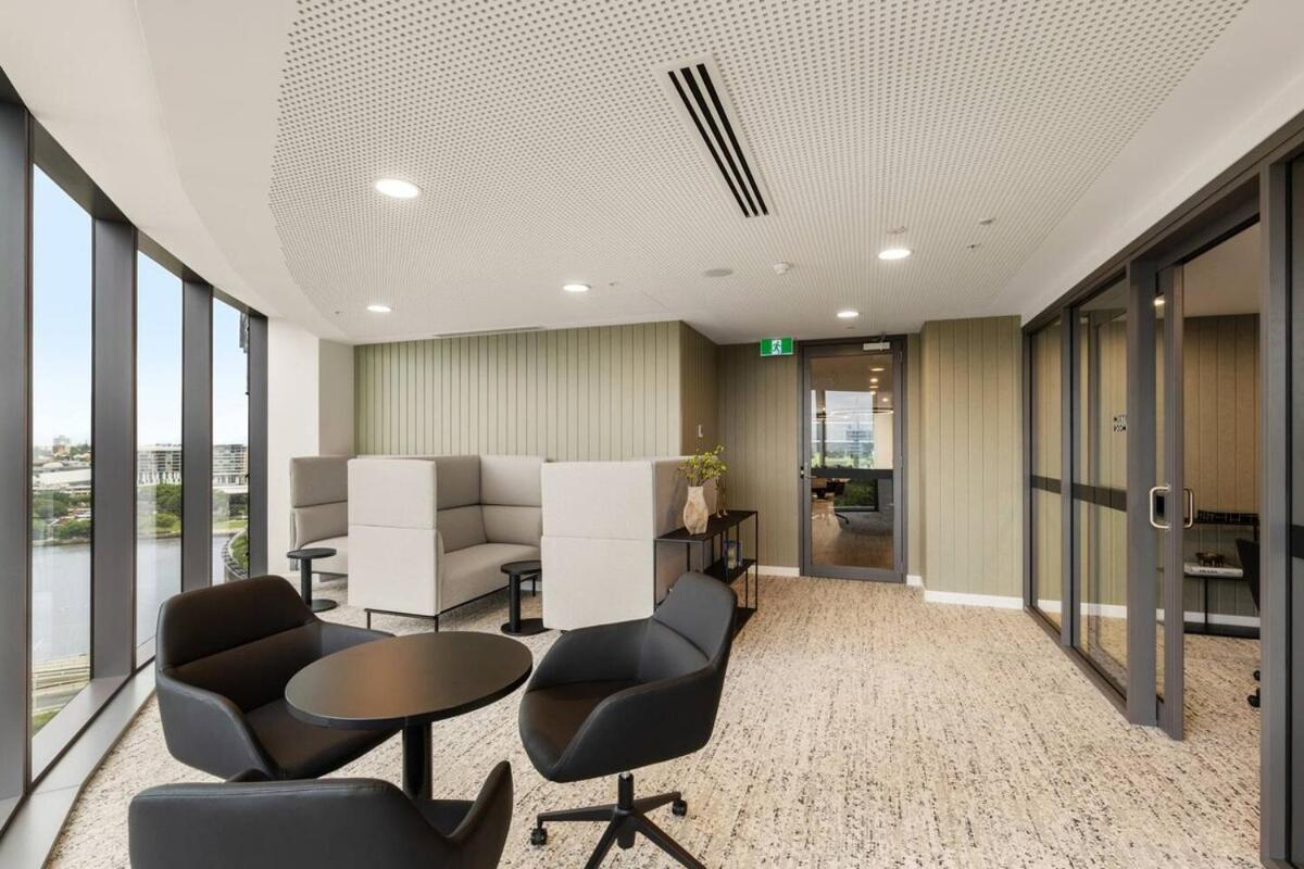 New Luxe 2br Queens Wharf *