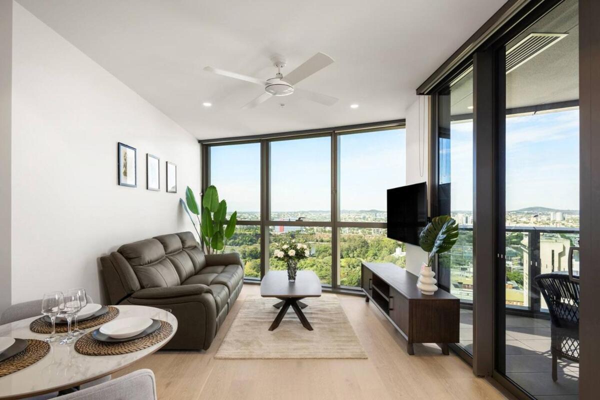 New Luxe 2br Queens Wharf Apartment