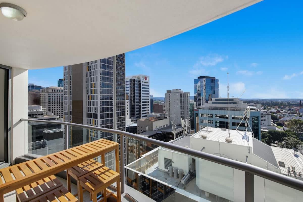 Arcade In The Sky- Views Games & Vibes Apartment Brisbane