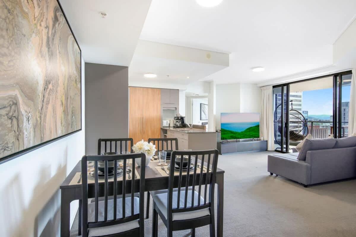 Arcade In The Sky- Views Games & Vibes Apartment *