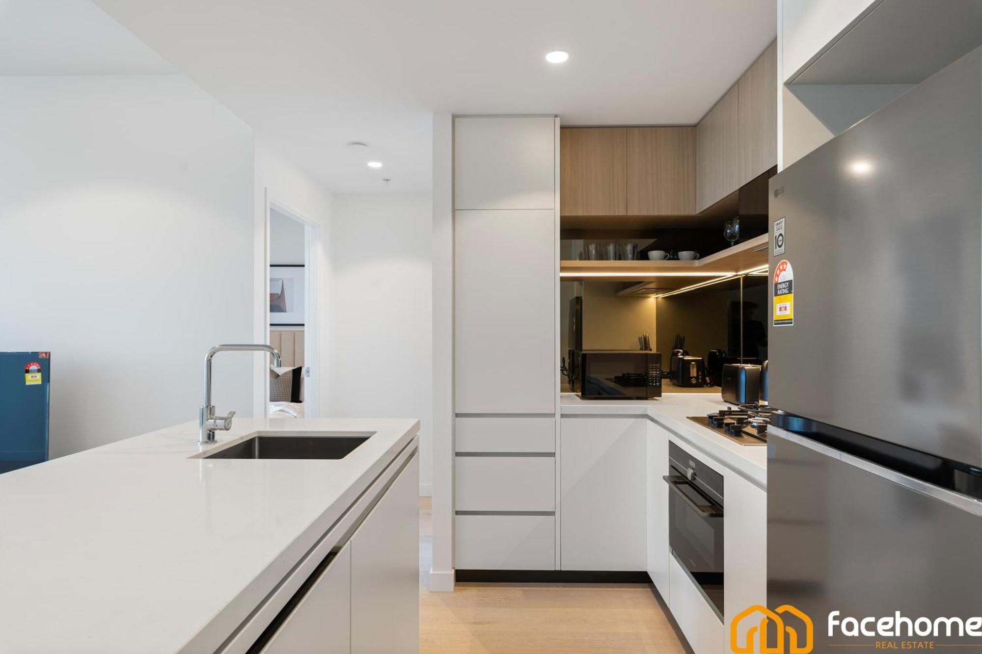 Elevated Luxury At Qwr & River Views Brisbane