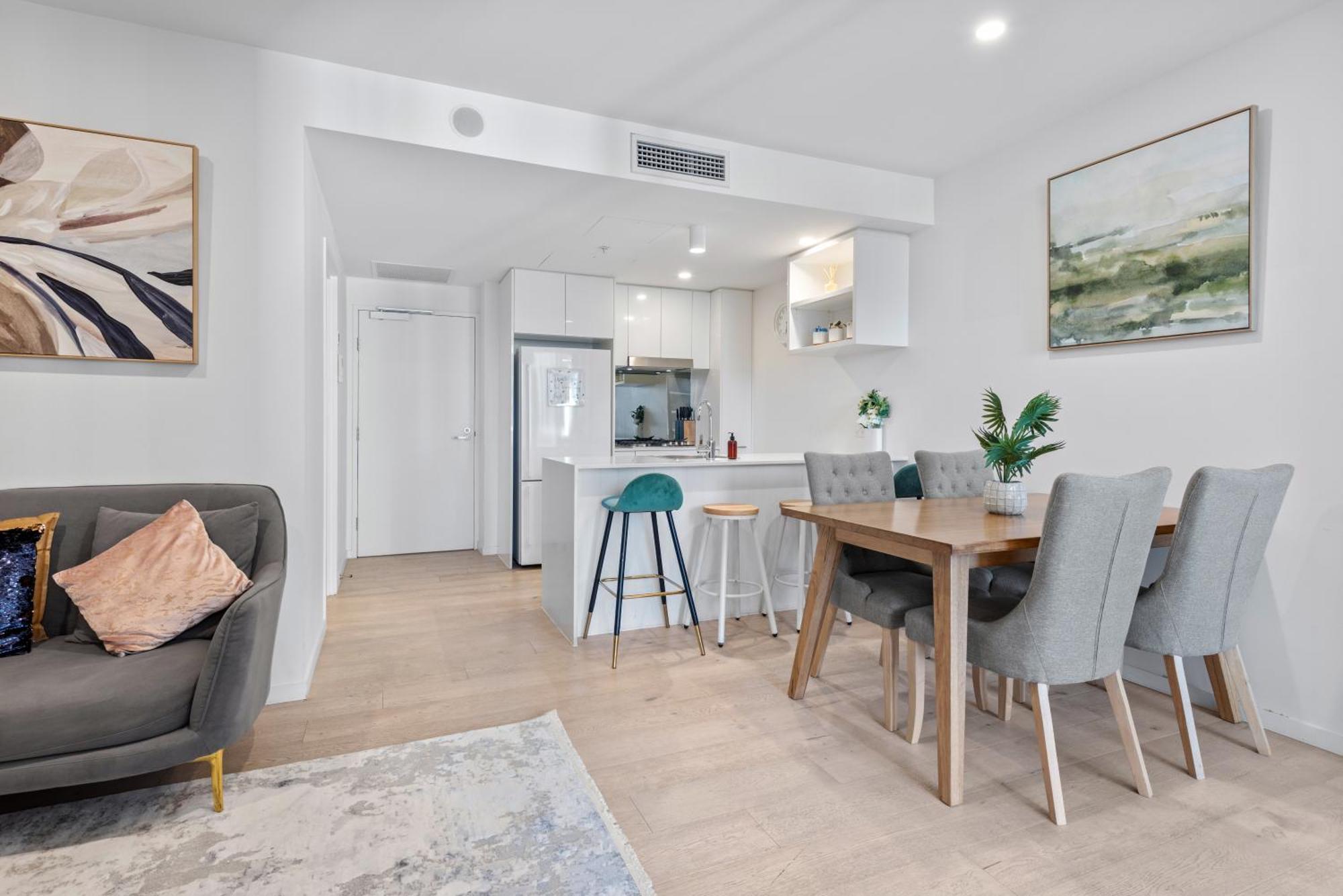 Apartment Stylish In Southbank Location With Parking Brisbane
