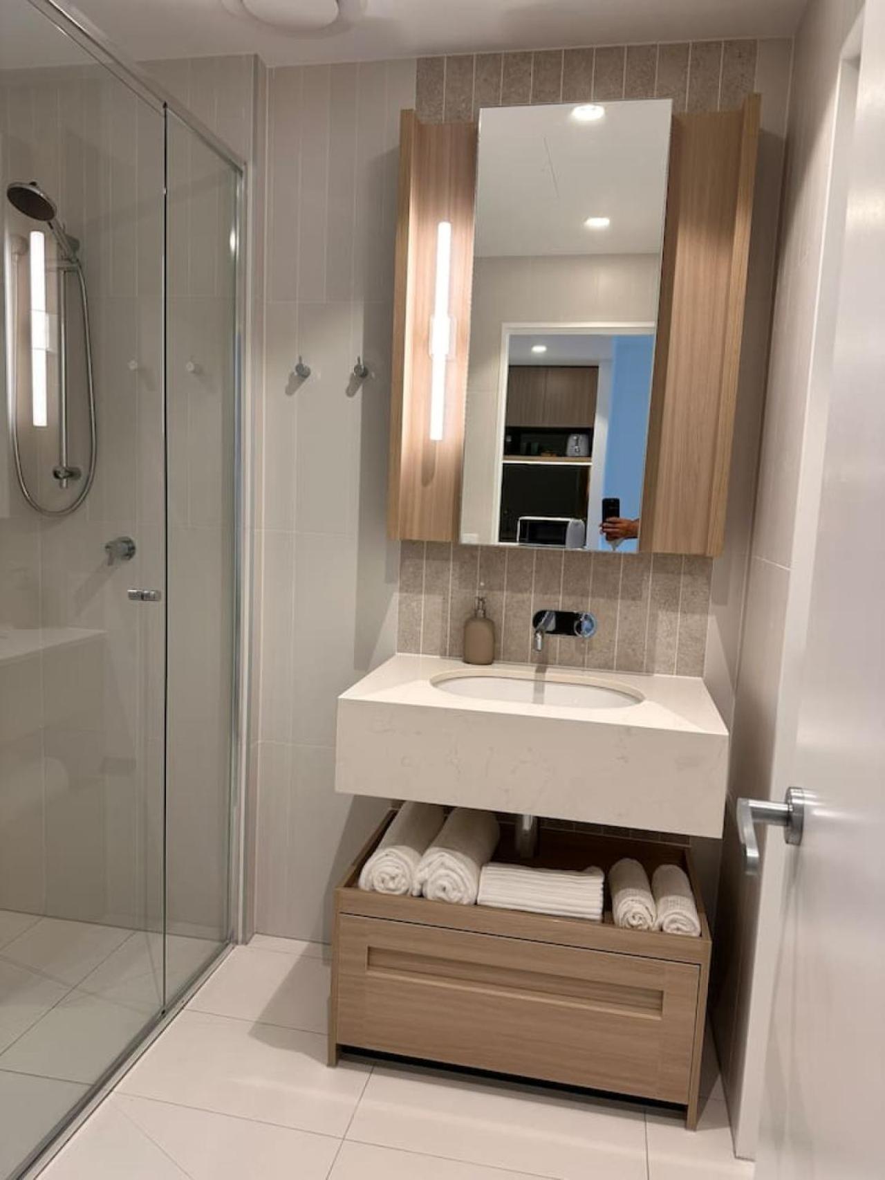 Lvl43 Queens Wharf 1br