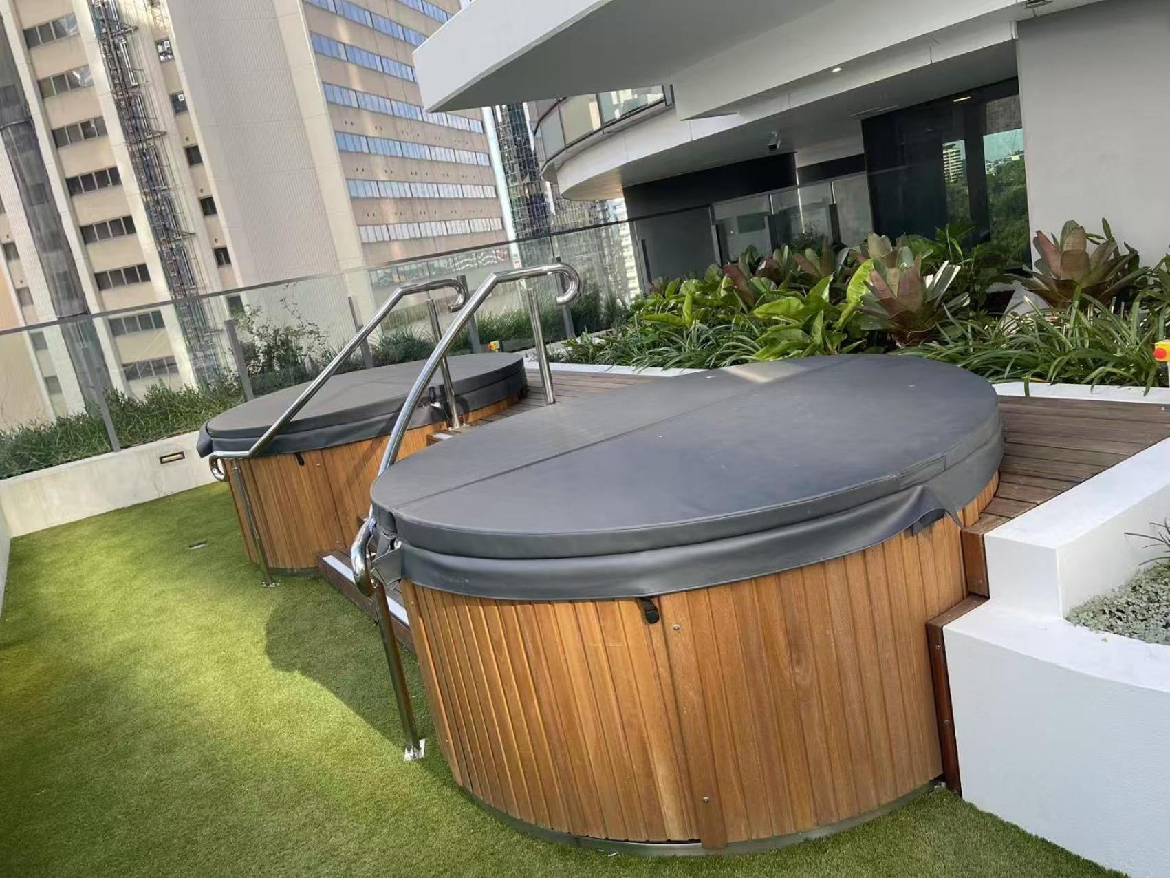 Luxury 50th Floor 2br At Queens Wharf With Parking