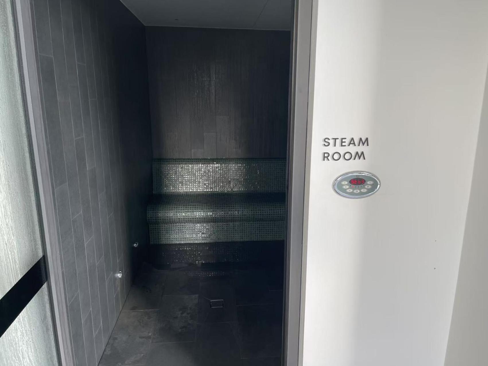 Luxury 50th Floor 2br At Queens Wharf With Parking * Brisbane